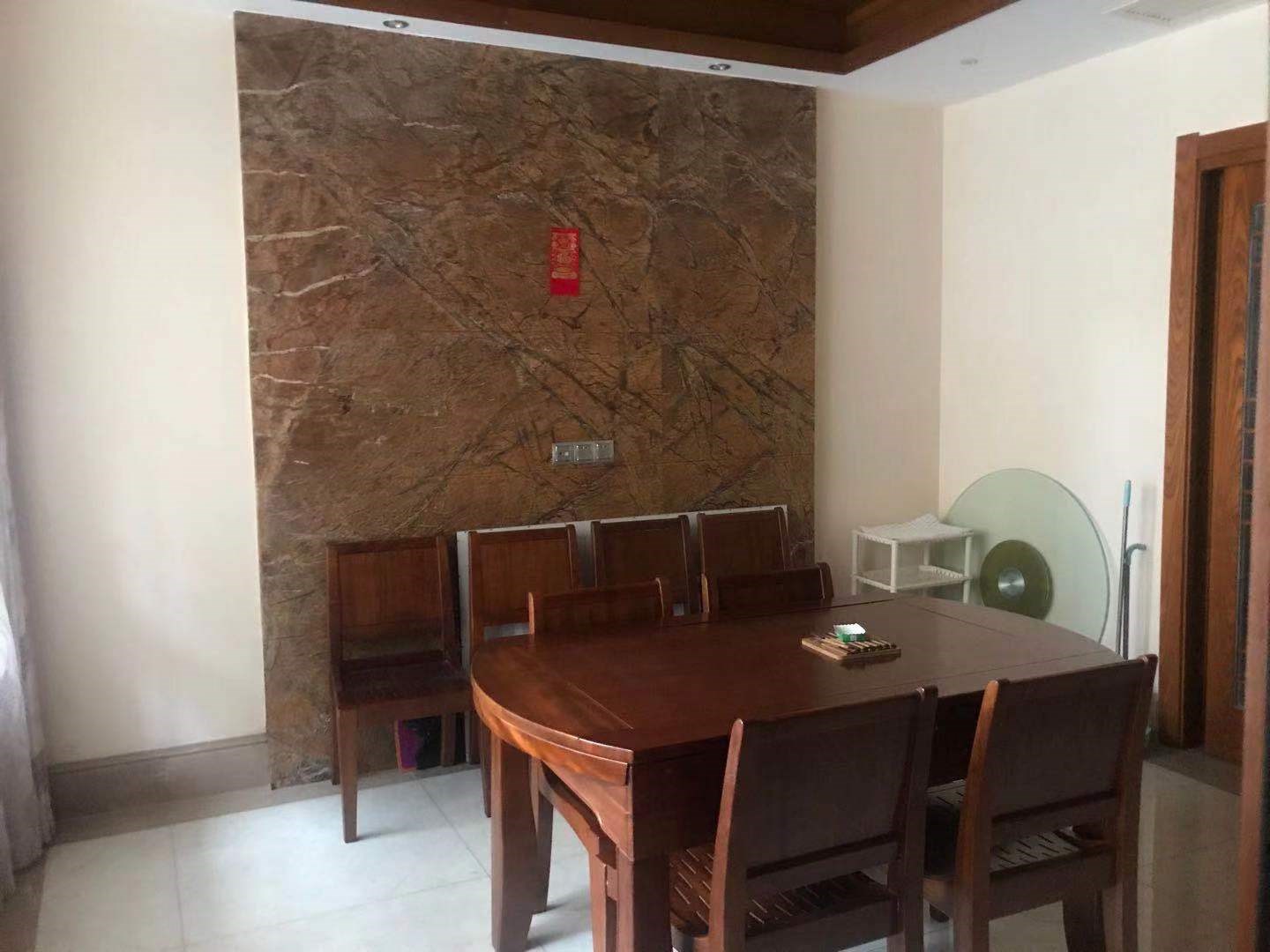 凤凰水城南岸别墅(御景天成) 5室2厅4卫 1150.0万 凤凰水城南岸别墅(御景天成) 5室2厅4卫 1150.0万客厅