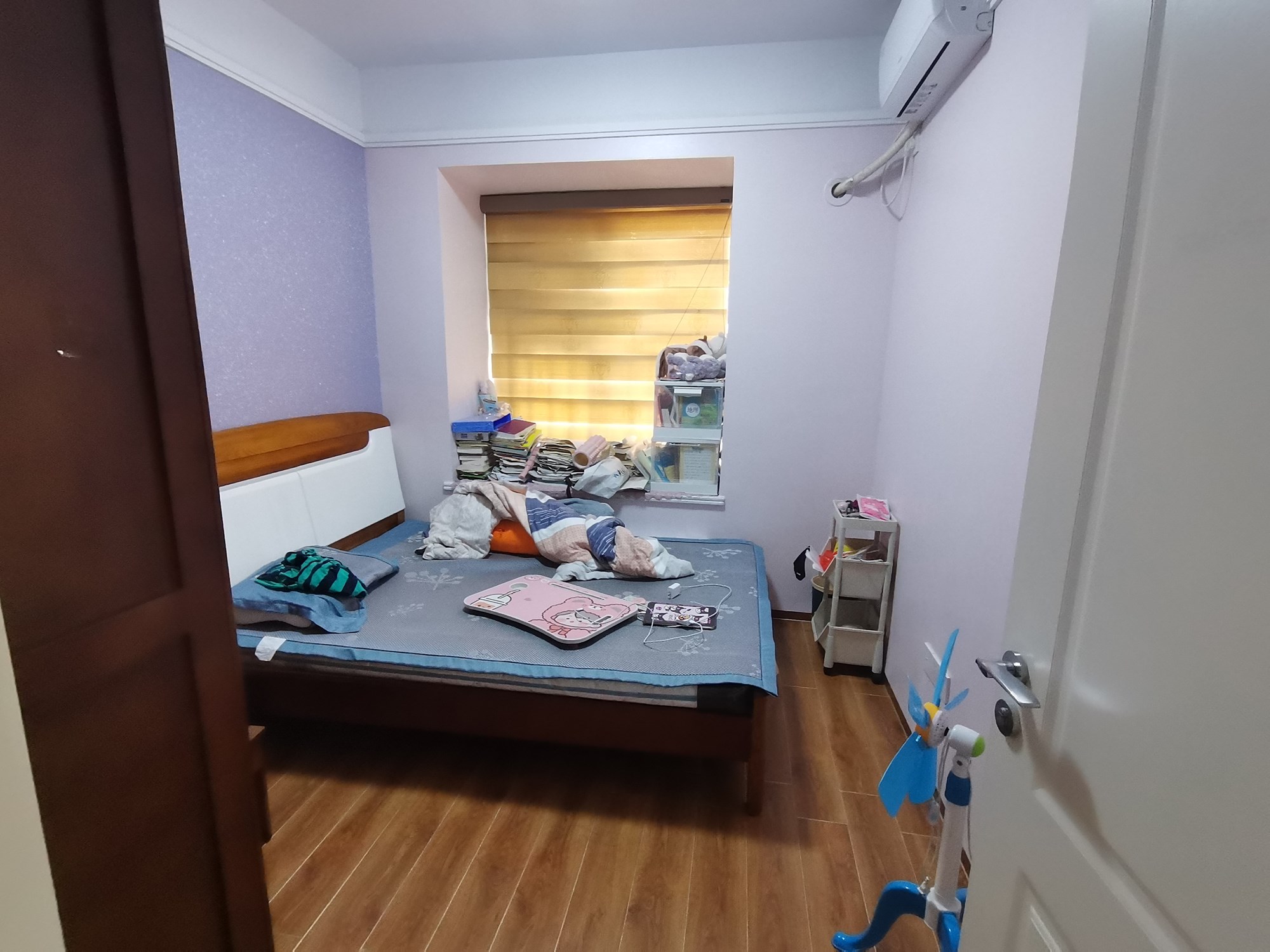 琥珀假日天地 3室2厅2卫 246.0万 琥珀假日天地 3室2厅2卫 246.0万客厅