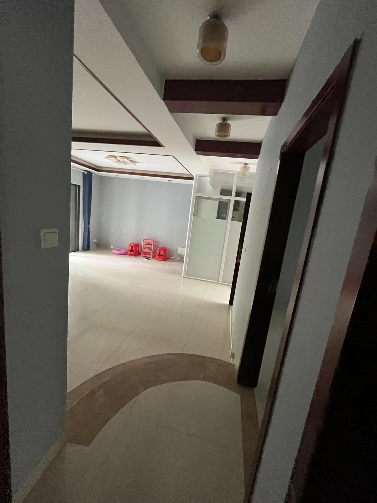 凤凰水城凤凰湾 4室2厅2卫 10000.0元/月 凤凰水城凤凰湾 4室2厅2卫 10000.0元/月室内图