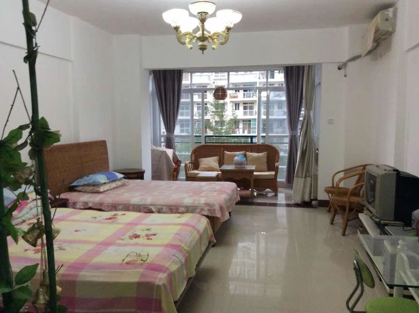海岸龙庭  1室1厅1卫   138.00万客厅