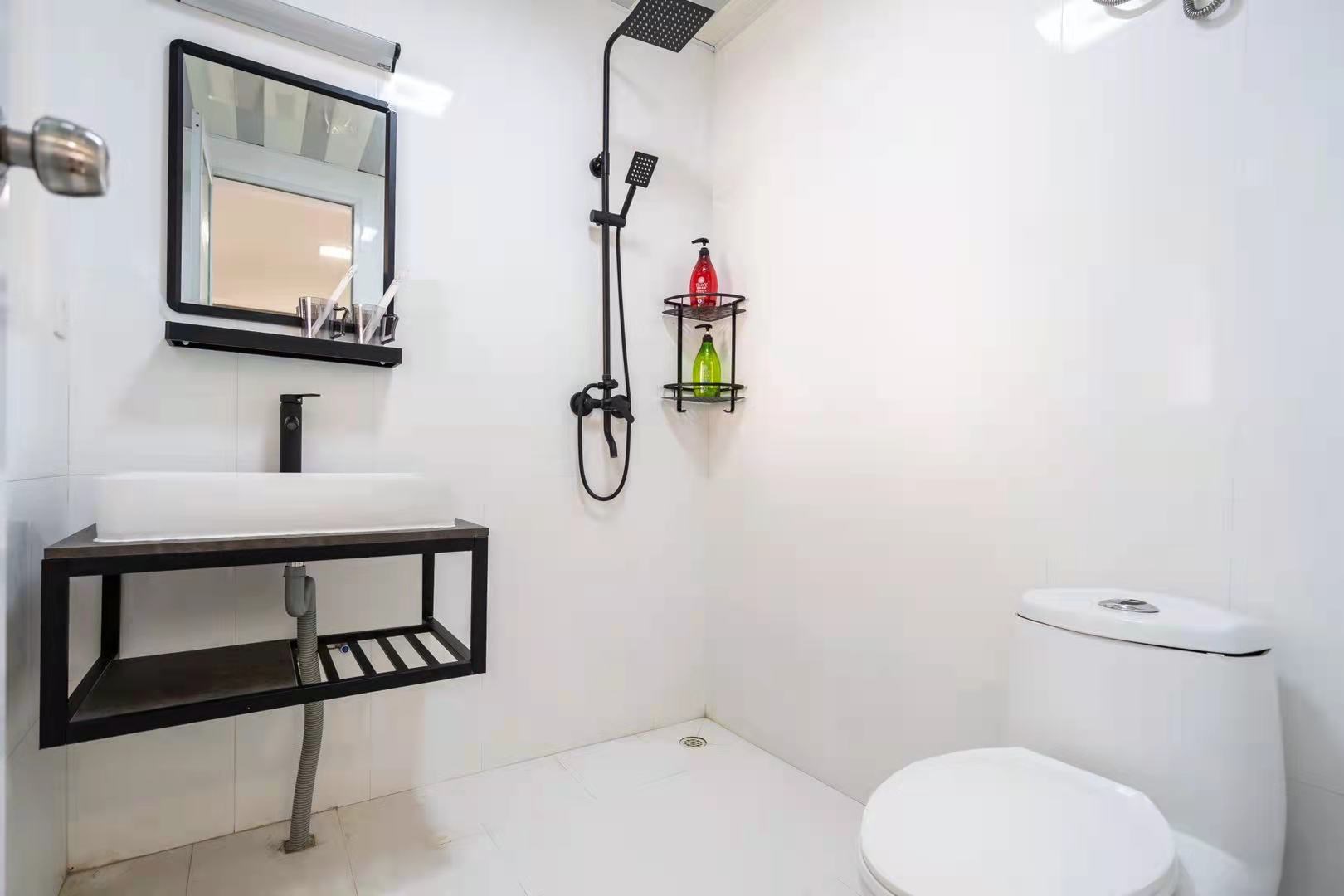 兰海花园三期 1室1厅1卫 310.0万 兰海花园三期 1室1厅1卫 310.0万客厅