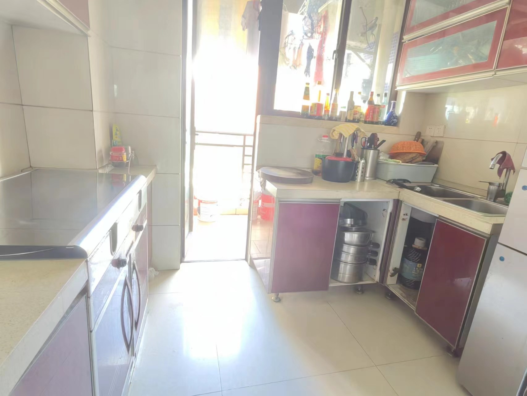 凤凰水城 3室1厅2卫 360.0万 凤凰水城 3室1厅2卫 360.0万客厅