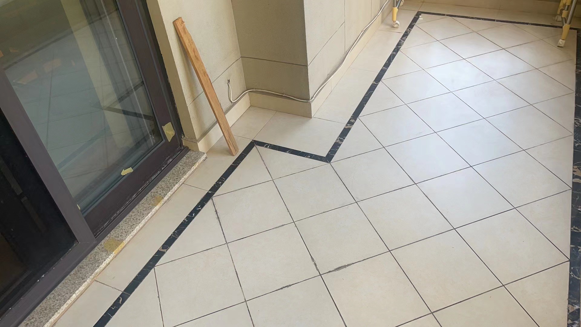 翠屏凤凰水城左岸  3室2厅2卫    540.0万 翠屏凤凰水城左岸  3室2厅2卫    540.0万客厅