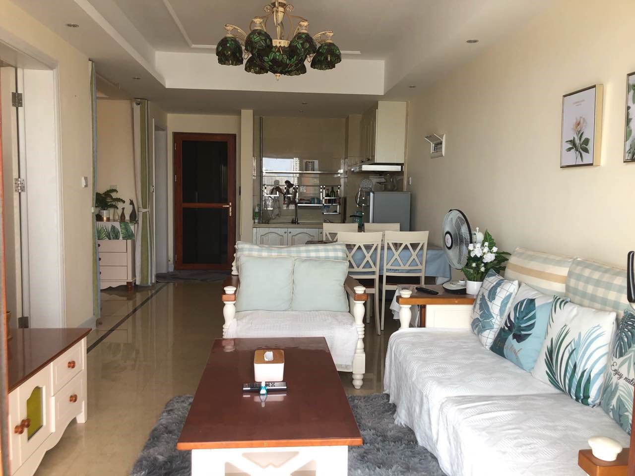 碧海蓝天  2室2厅1卫    240.0万 碧海蓝天  2室2厅1卫    240.0万客厅