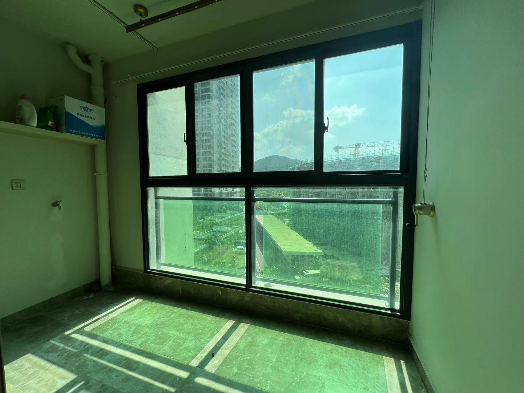 水三千 3室1厅1卫 240.0万 水三千 3室1厅1卫 240.0万客厅