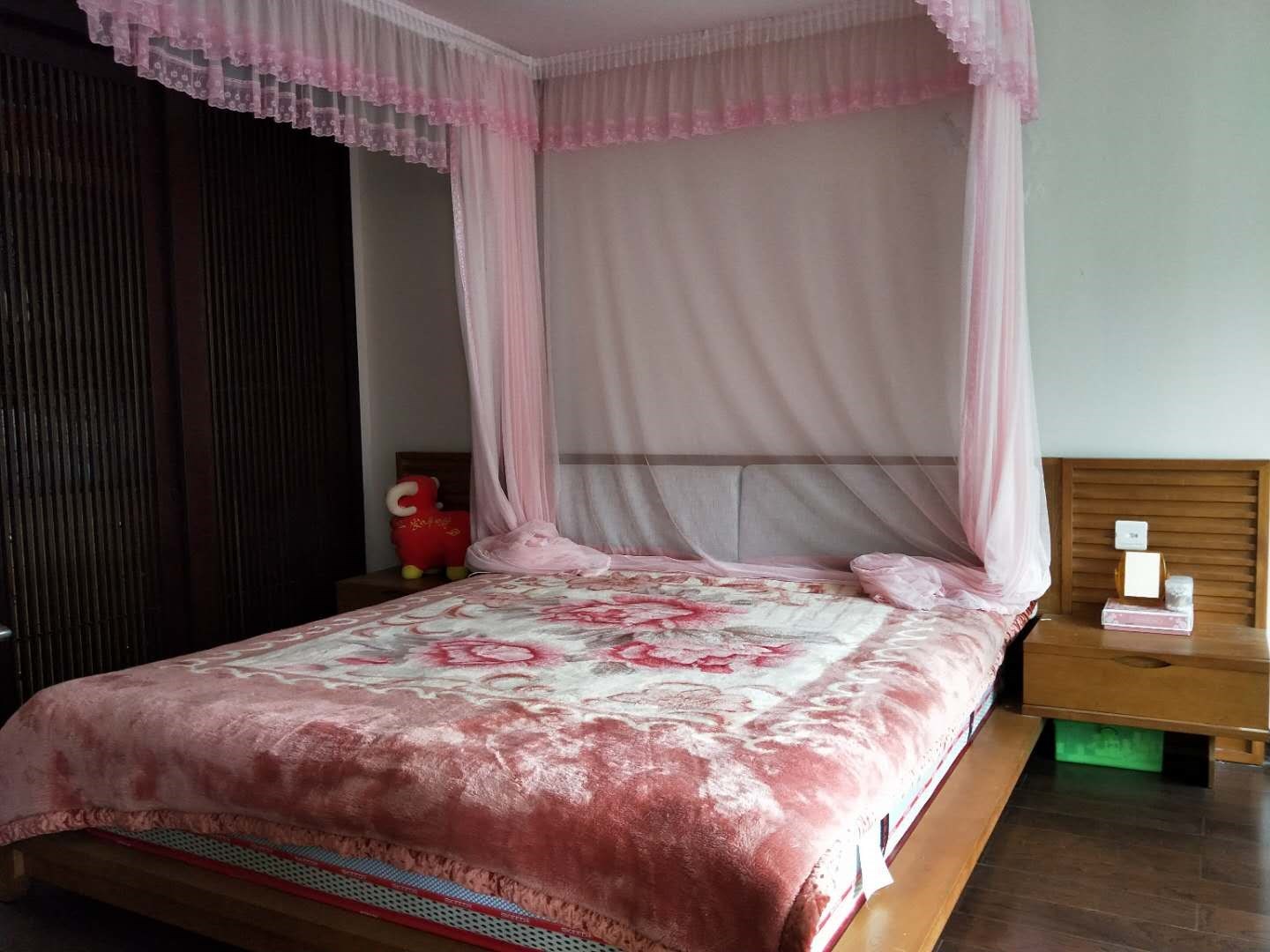 半岛蓝湾 3室2厅2卫 350.0万 半岛蓝湾 3室2厅2卫 350.0万客厅