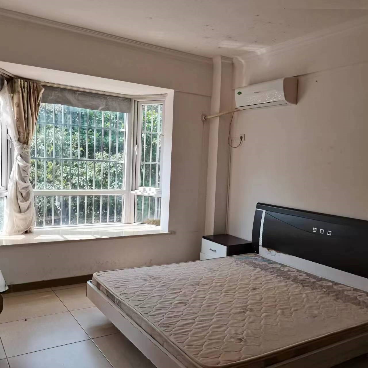 金鸡岭花园山庄 3室2厅2卫 0.01万 金鸡岭花园山庄 3室2厅2卫 0.01万客厅