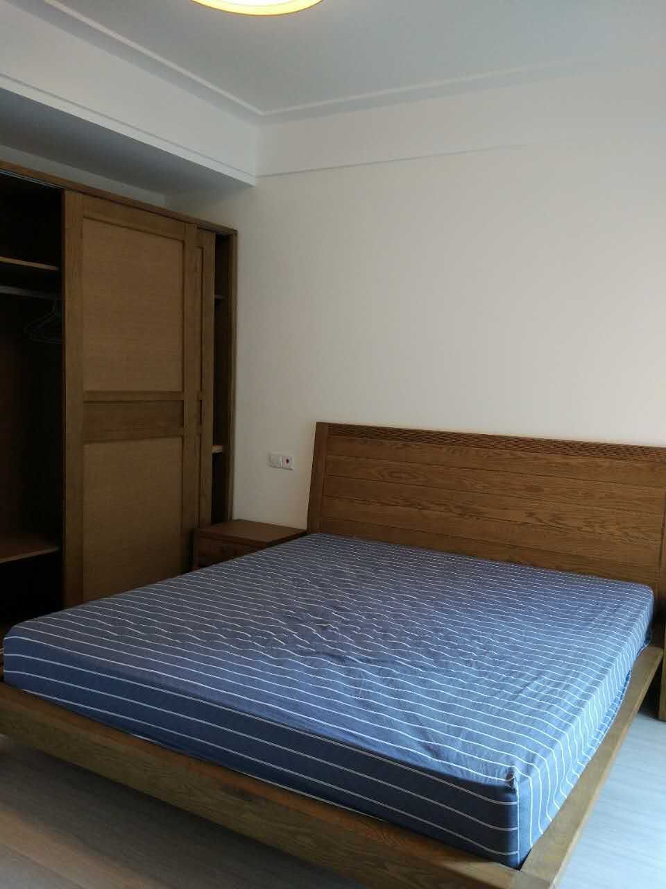 君和君泰 2室1厅1卫 200.0万 君和君泰 2室1厅1卫 200.0万客厅