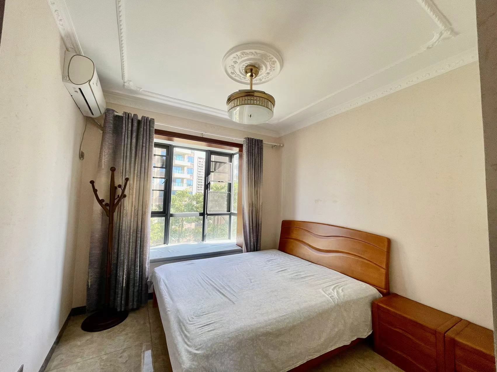 鲁能美丽三区二期别墅(新) 3室2厅2卫 500.0万 鲁能美丽三区二期别墅(新) 3室2厅2卫 500.0万客厅