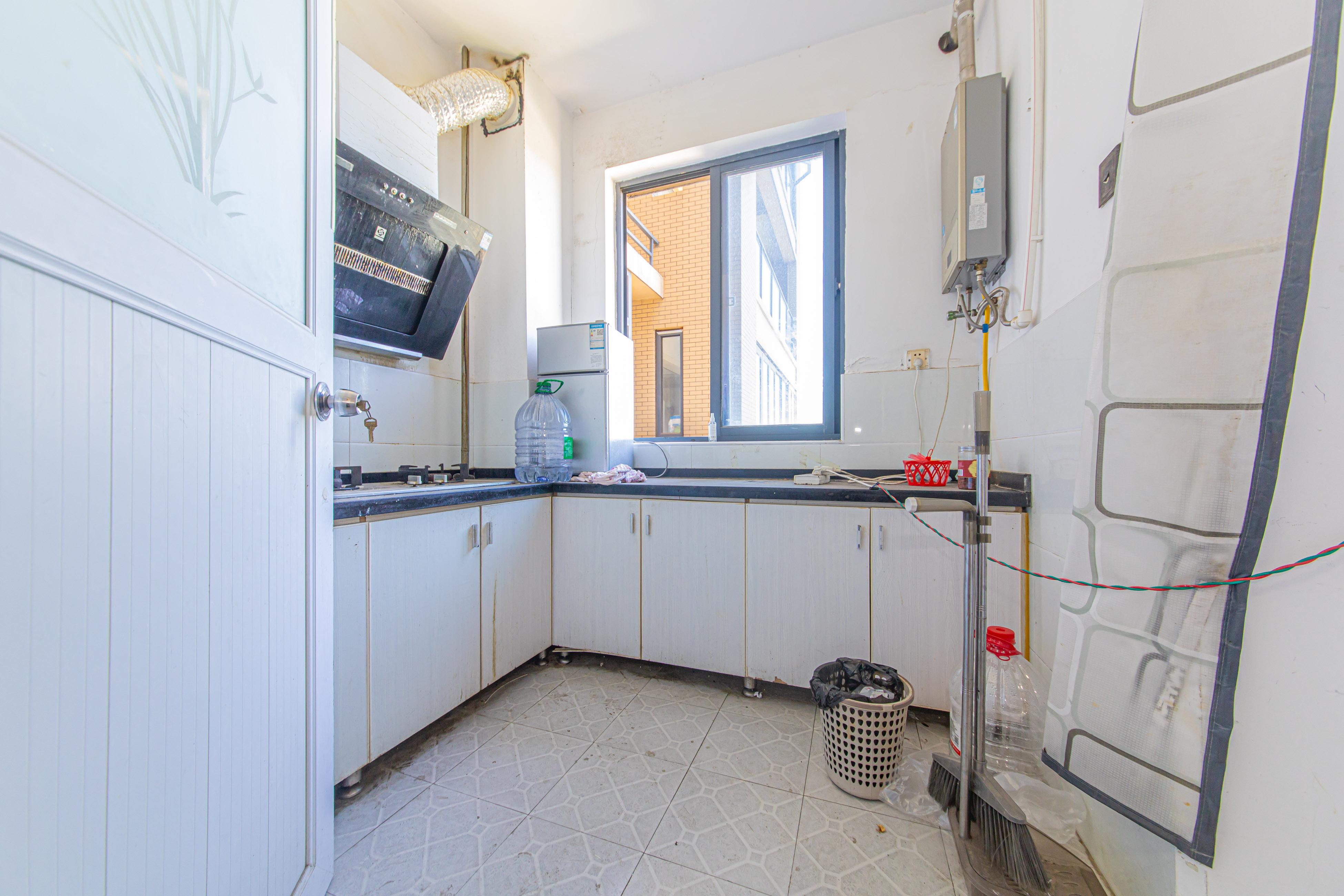 鑫远尚玺苑 4室2厅2卫 150.0万 鑫远尚玺苑 4室2厅2卫 150.0万厨房