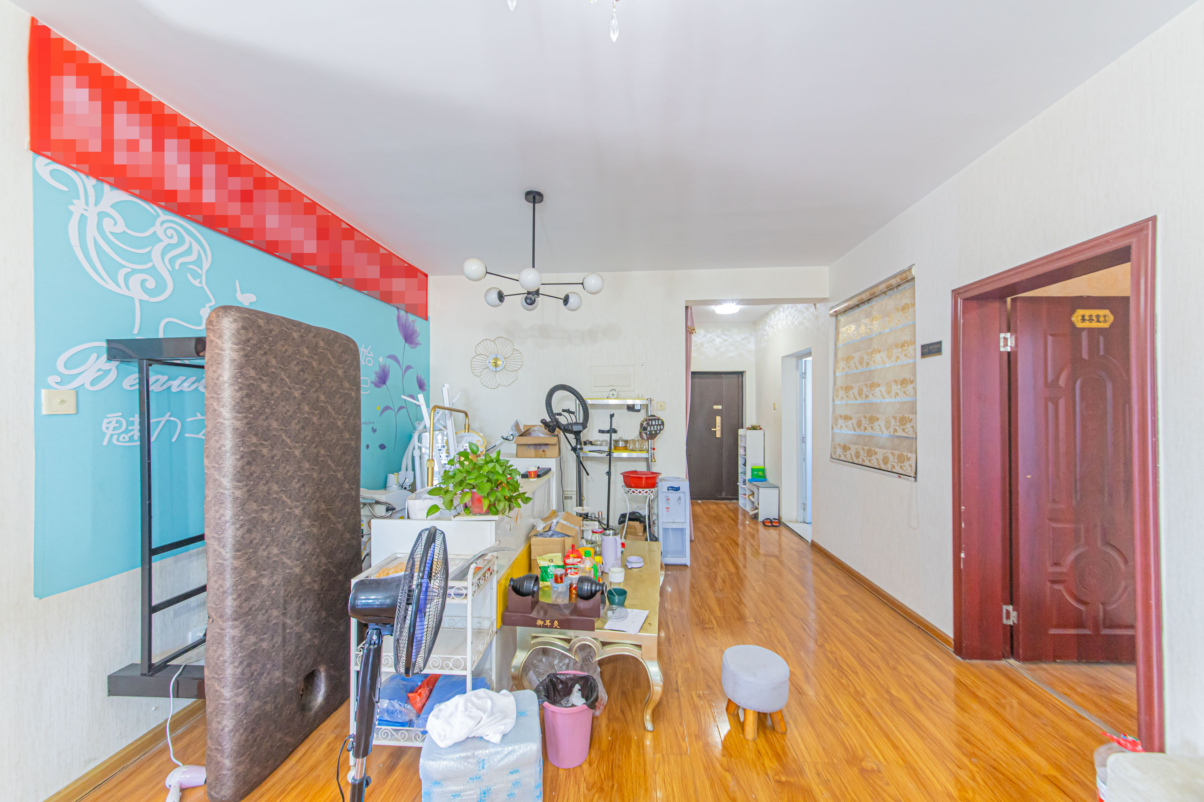 鑫远尚玺苑 4室2厅2卫 150.0万 鑫远尚玺苑 4室2厅2卫 150.0万客厅