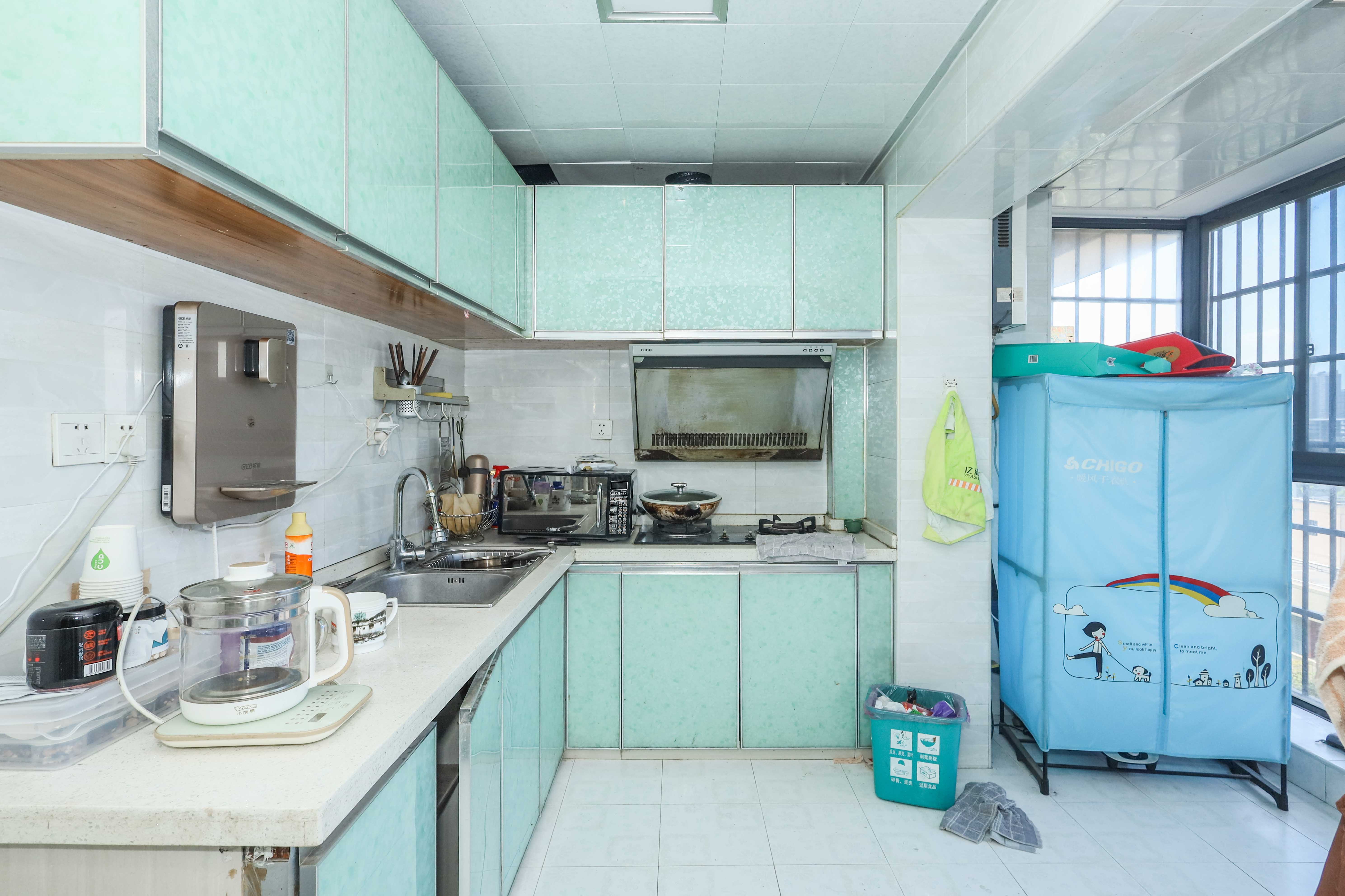 保利麓谷林语C区 4室2厅2卫 129.0万 保利麓谷林语C区 4室2厅2卫 129.0万厨房