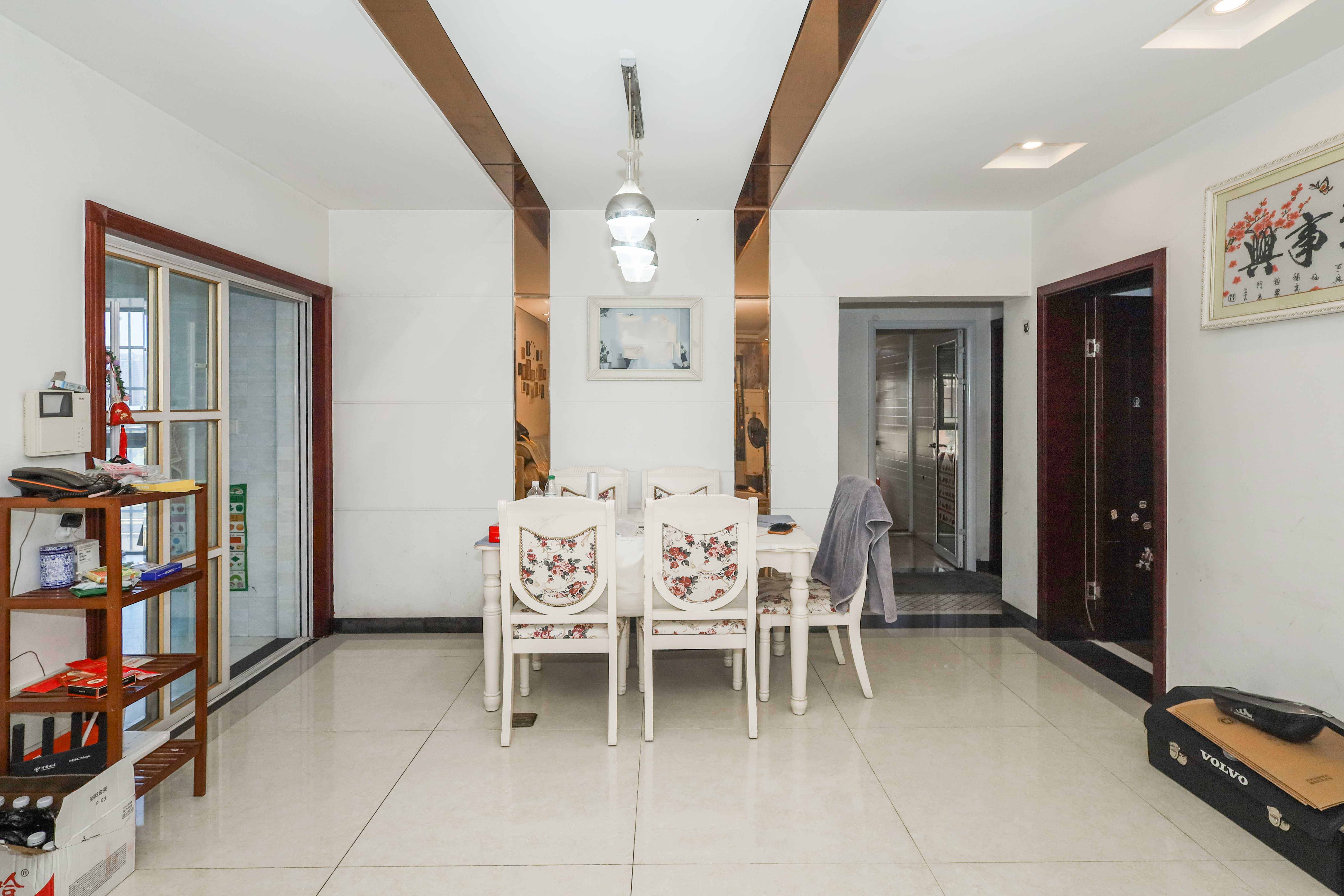 保利麓谷林语C区 4室2厅2卫 129.0万 保利麓谷林语C区 4室2厅2卫 129.0万其他