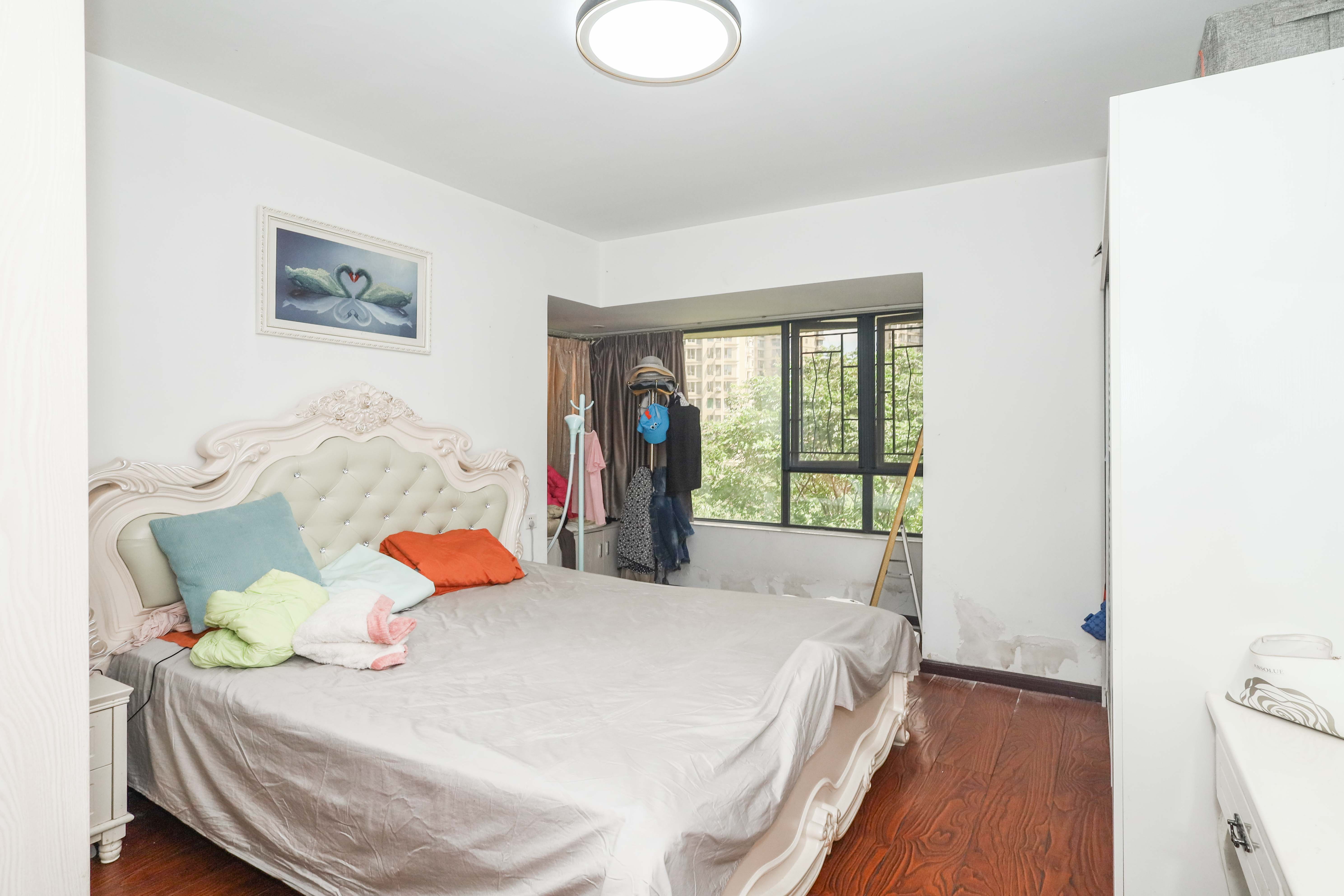 保利麓谷林语C区 4室2厅2卫 129.0万 保利麓谷林语C区 4室2厅2卫 129.0万卧室