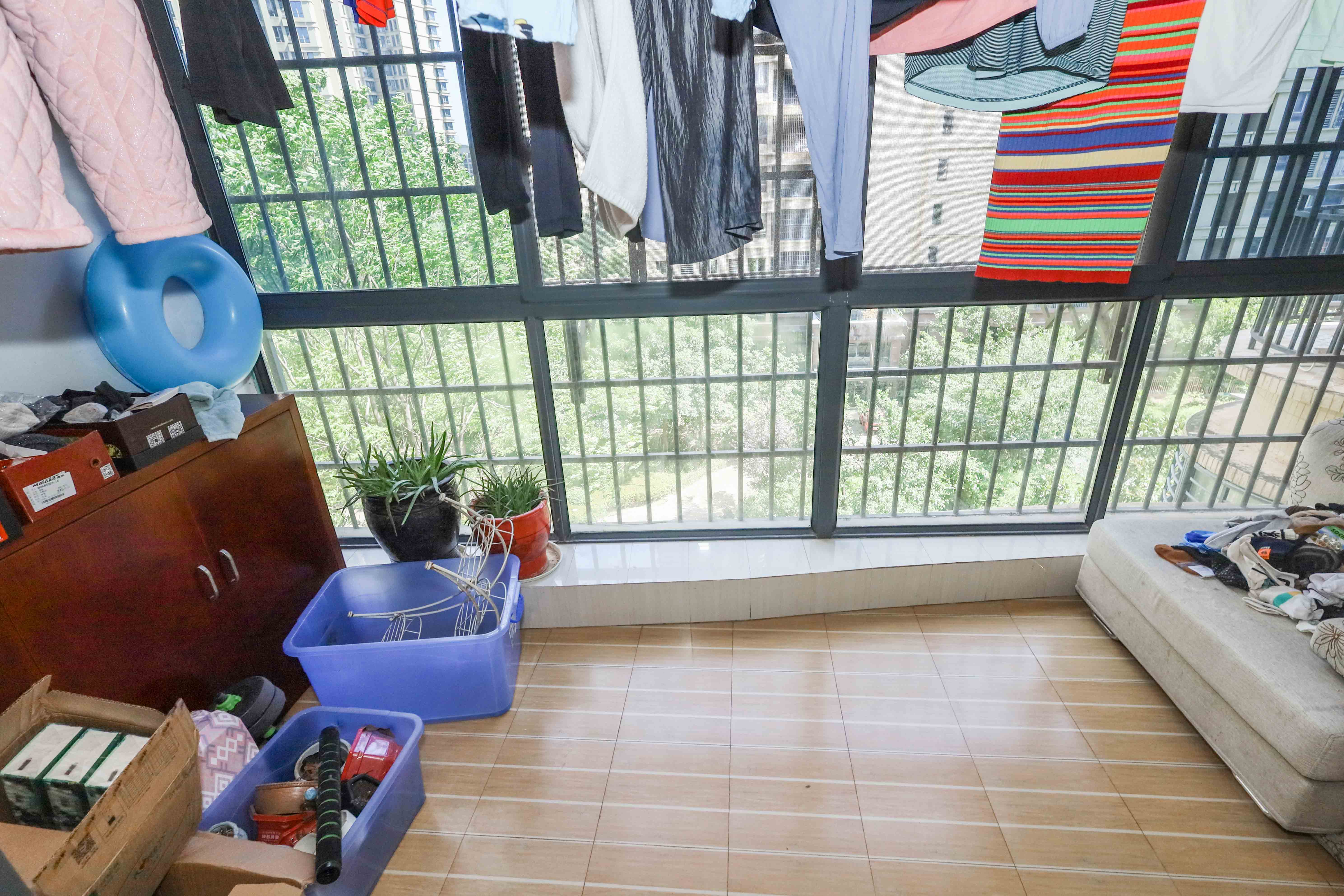 保利麓谷林语C区 4室2厅2卫 129.0万 保利麓谷林语C区 4室2厅2卫 129.0万阳台