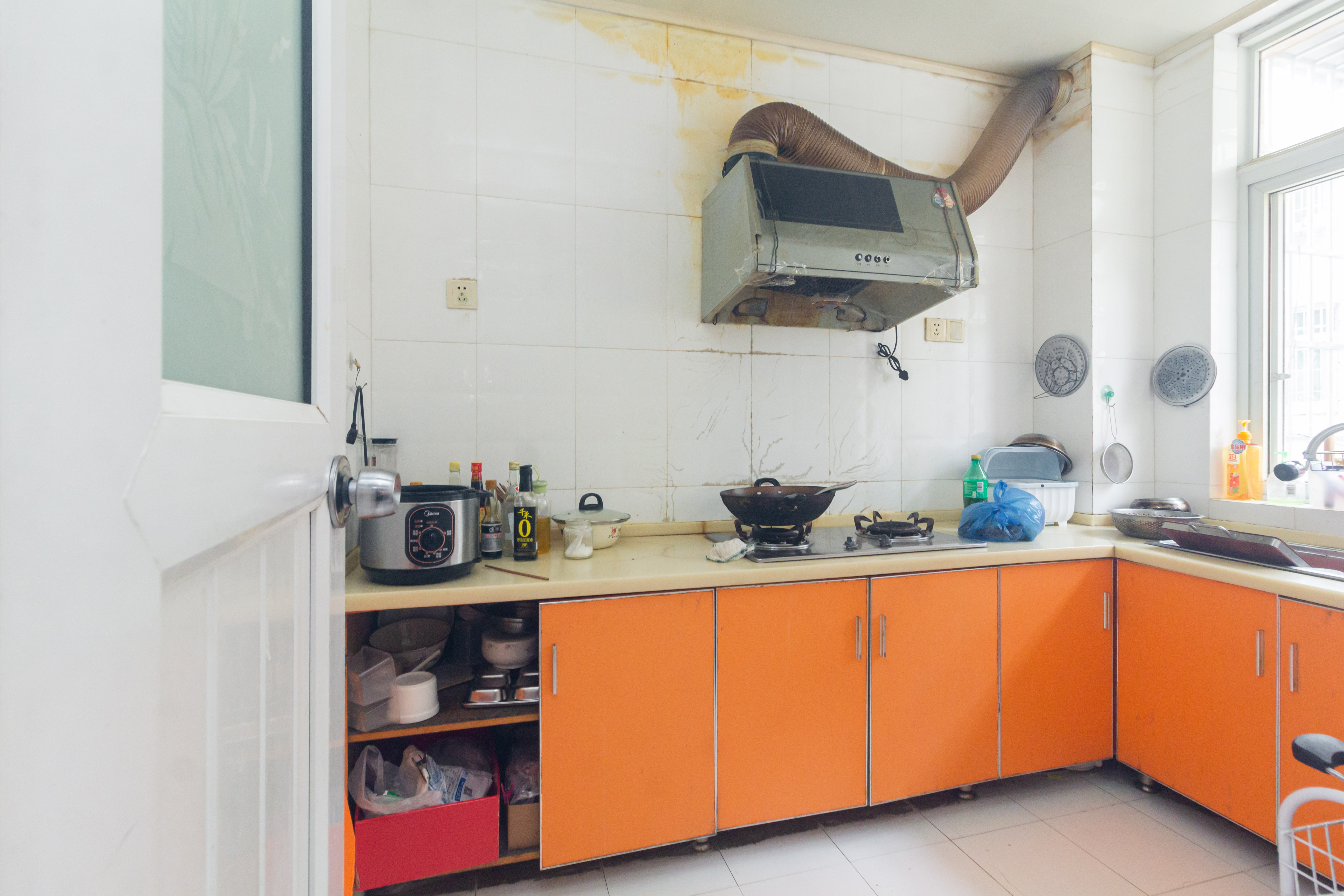 泉塘小区  2室2厅1卫    42.8万 泉塘小区  2室2厅1卫    42.8万厨房