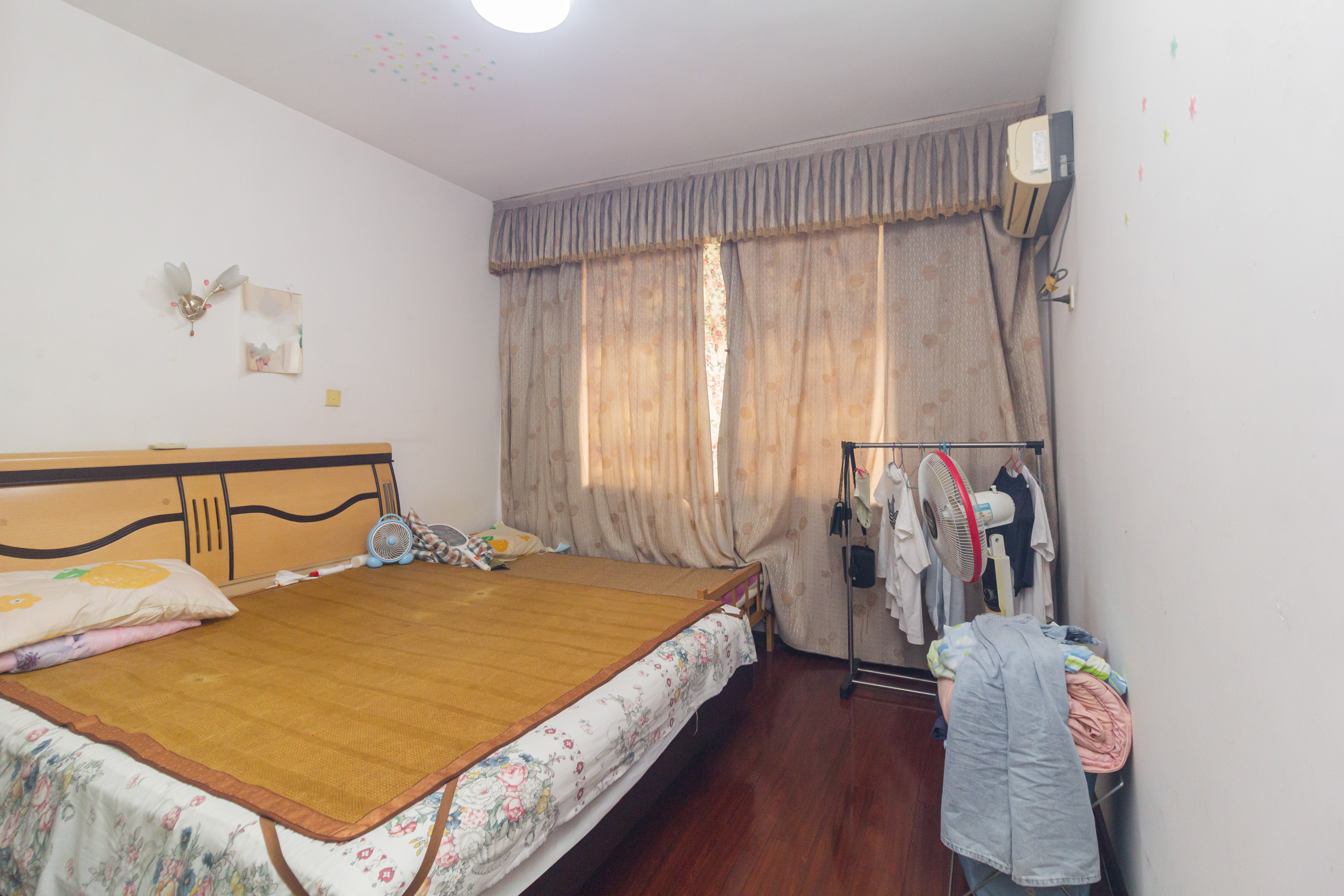 泉塘小区  2室2厅1卫    42.8万 泉塘小区  2室2厅1卫    42.8万卧室