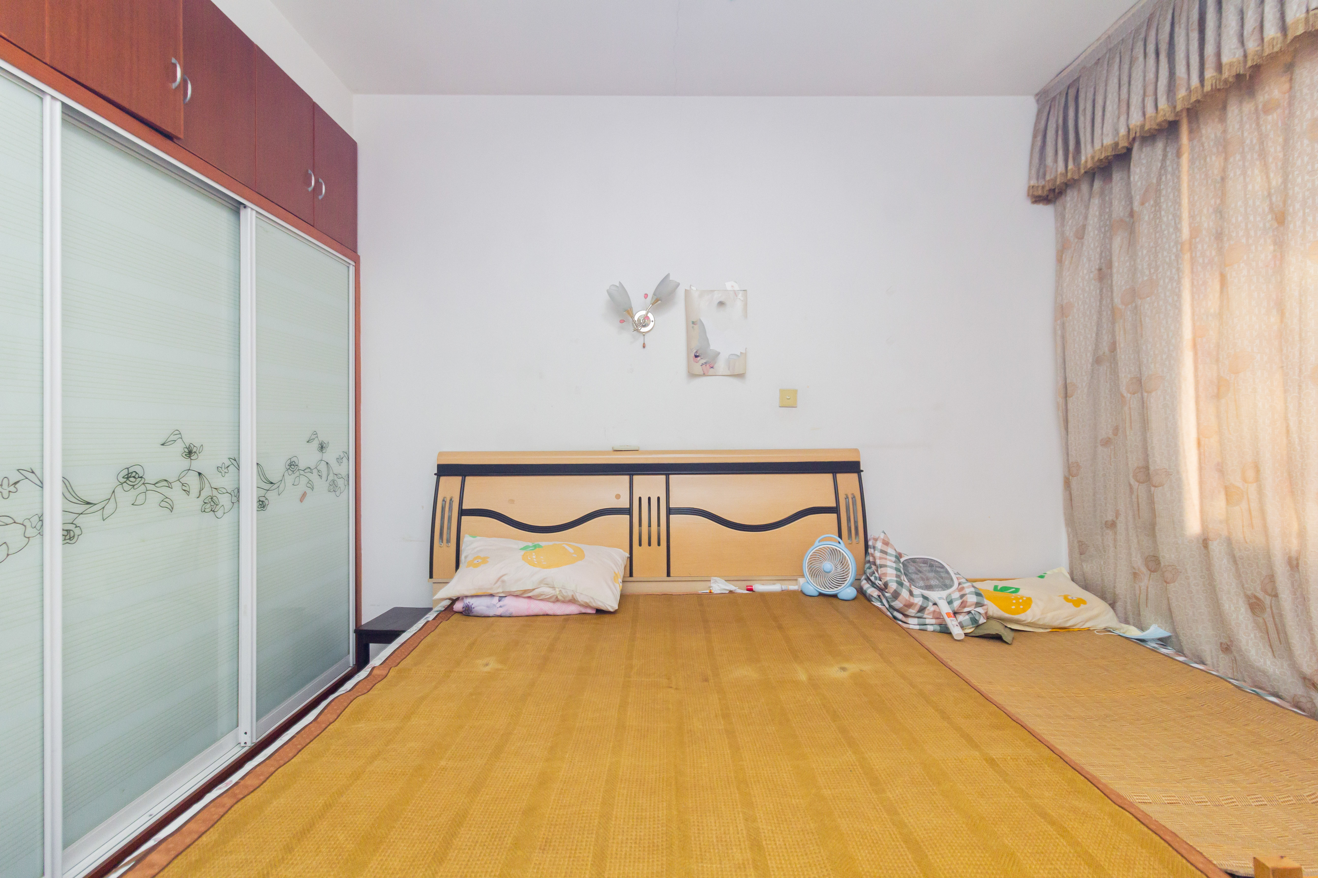 泉塘小区  2室2厅1卫    42.8万 泉塘小区  2室2厅1卫    42.8万卧室