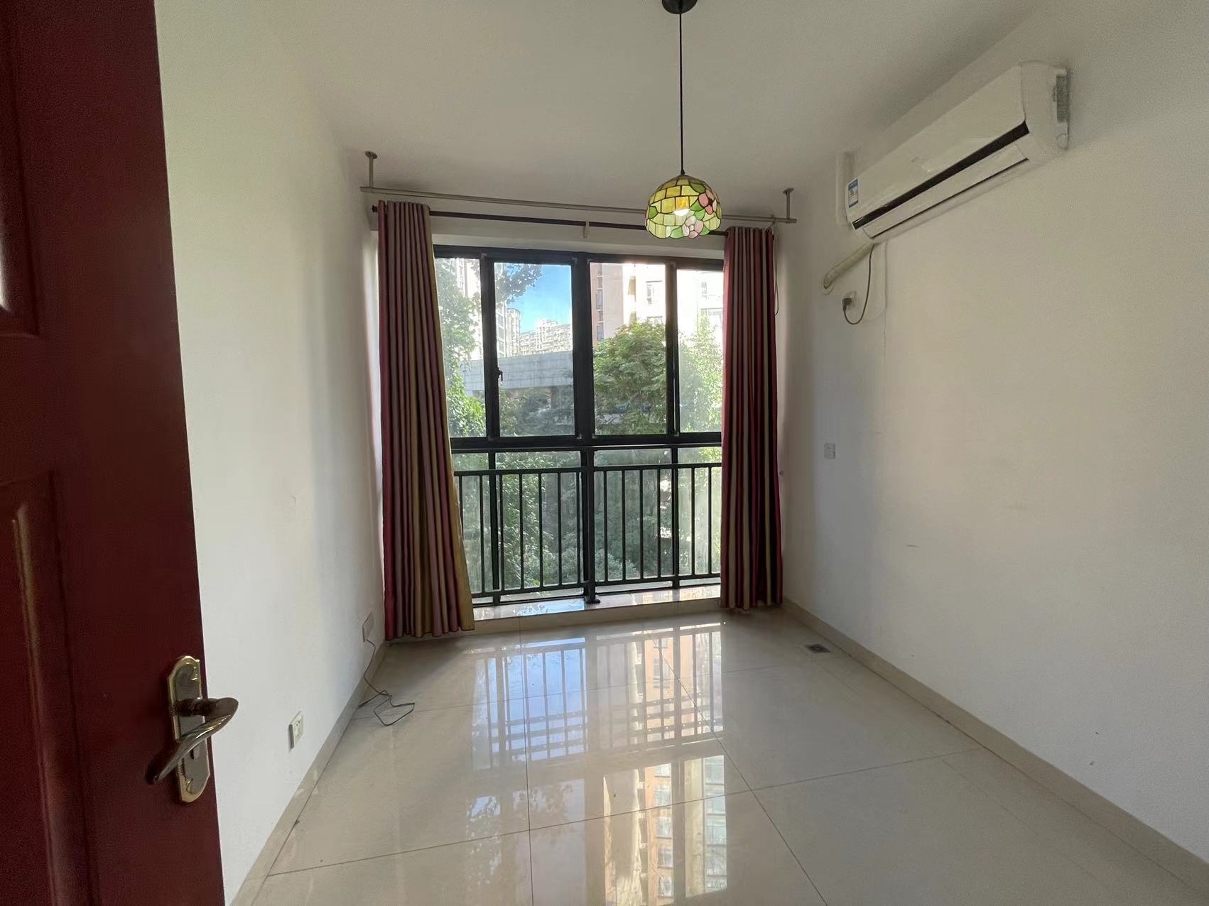 庐山春天早安华晨  3室1厅1卫    48.8万 庐山春天早安华晨  3室1厅1卫    48.8万室内图