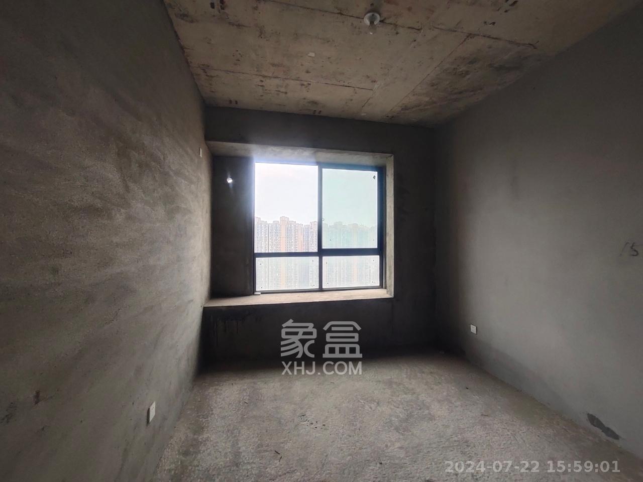 五星龙廻塘小区  4室2厅2卫    2400.0元/月室内图