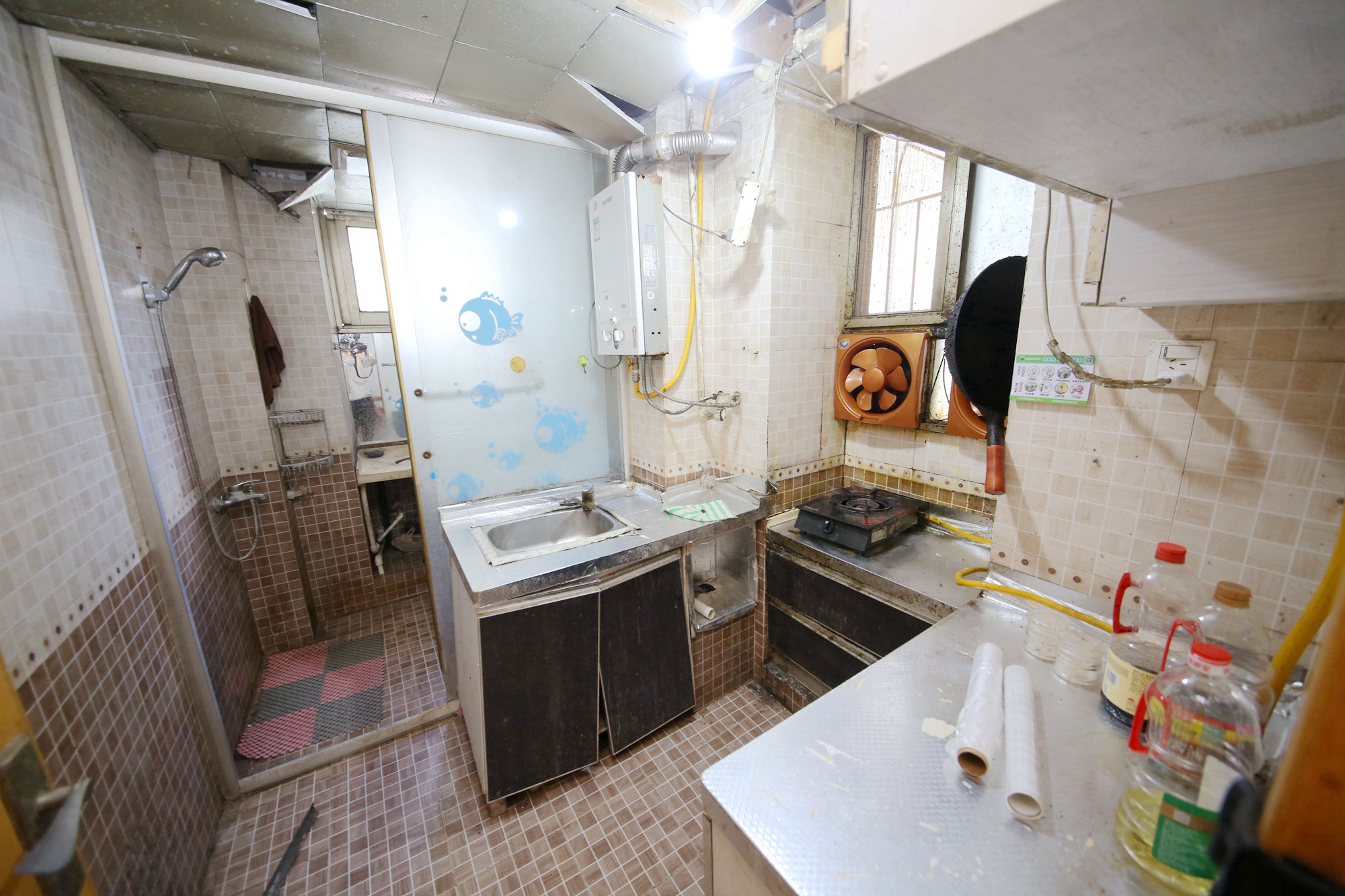 鸿运花苑  1室1厅1卫   33.80万厨房