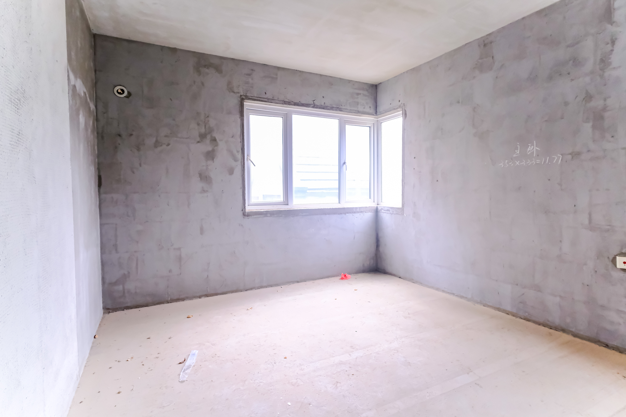 保利香槟国际  3室2厅2卫    88.0万卧室