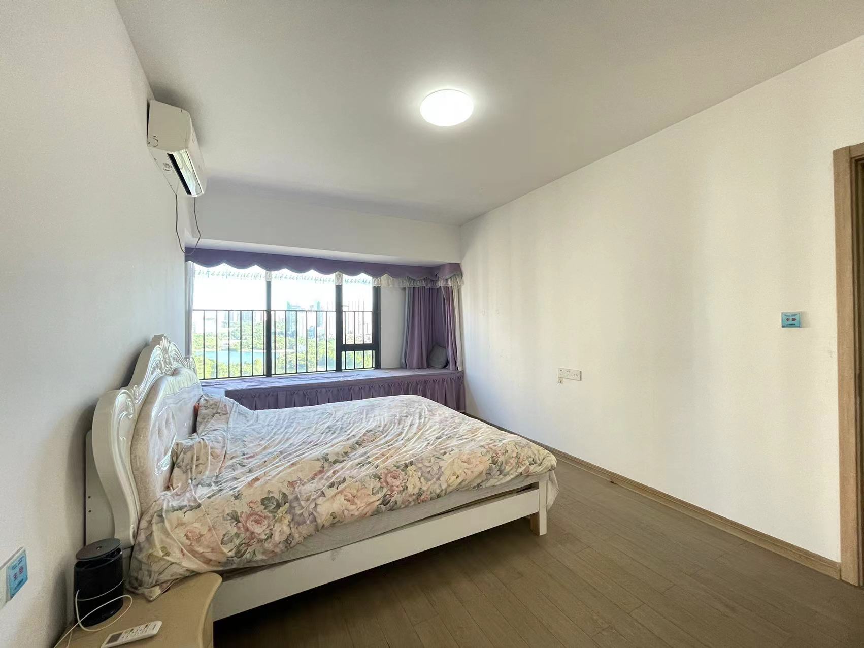 蓝溪谷 4室2厅2卫 88.0万 蓝溪谷 4室2厅2卫 88.0万客厅