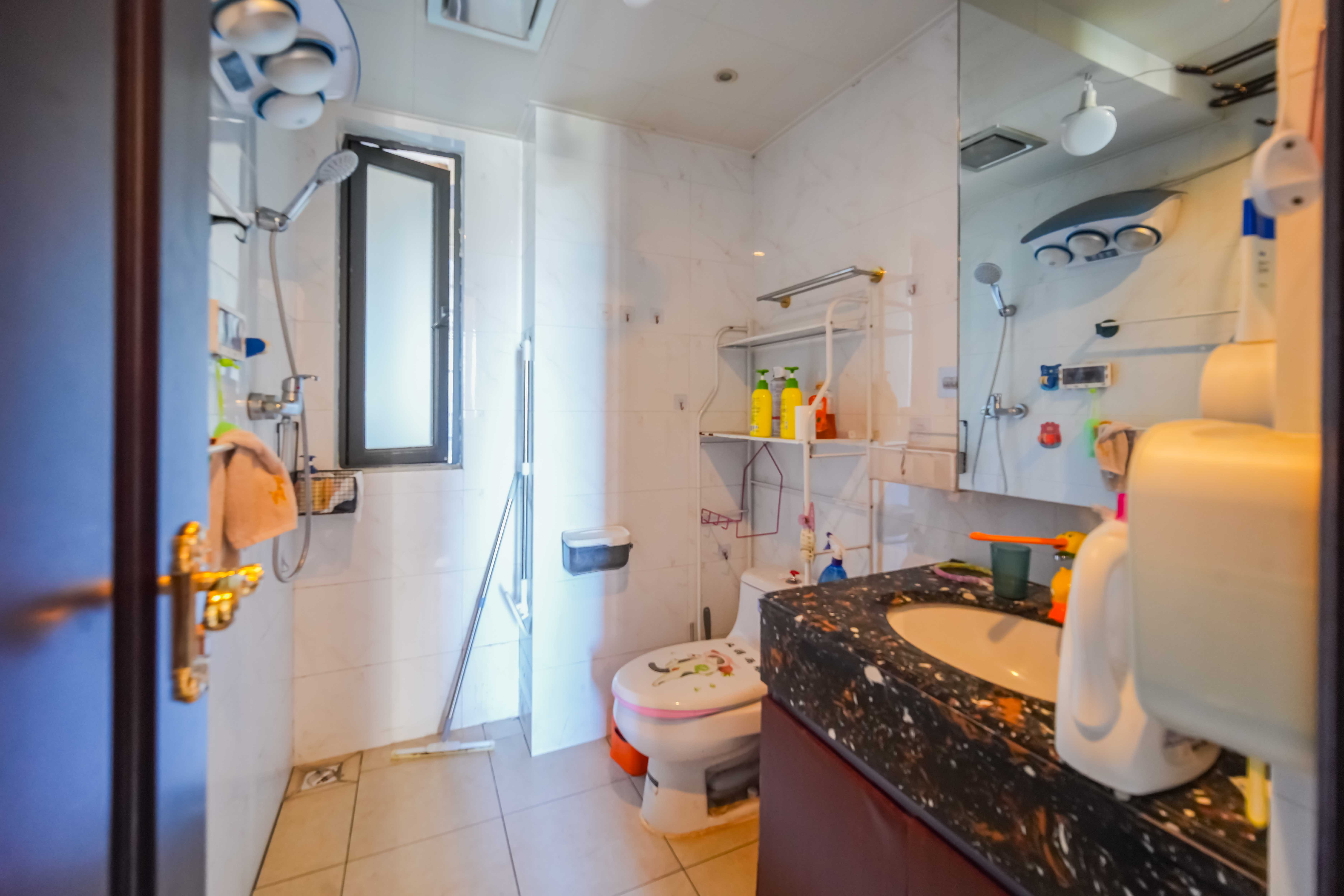 恒大国际广场  1室2厅1卫    85.0万 恒大国际广场  1室2厅1卫    85.0万其他