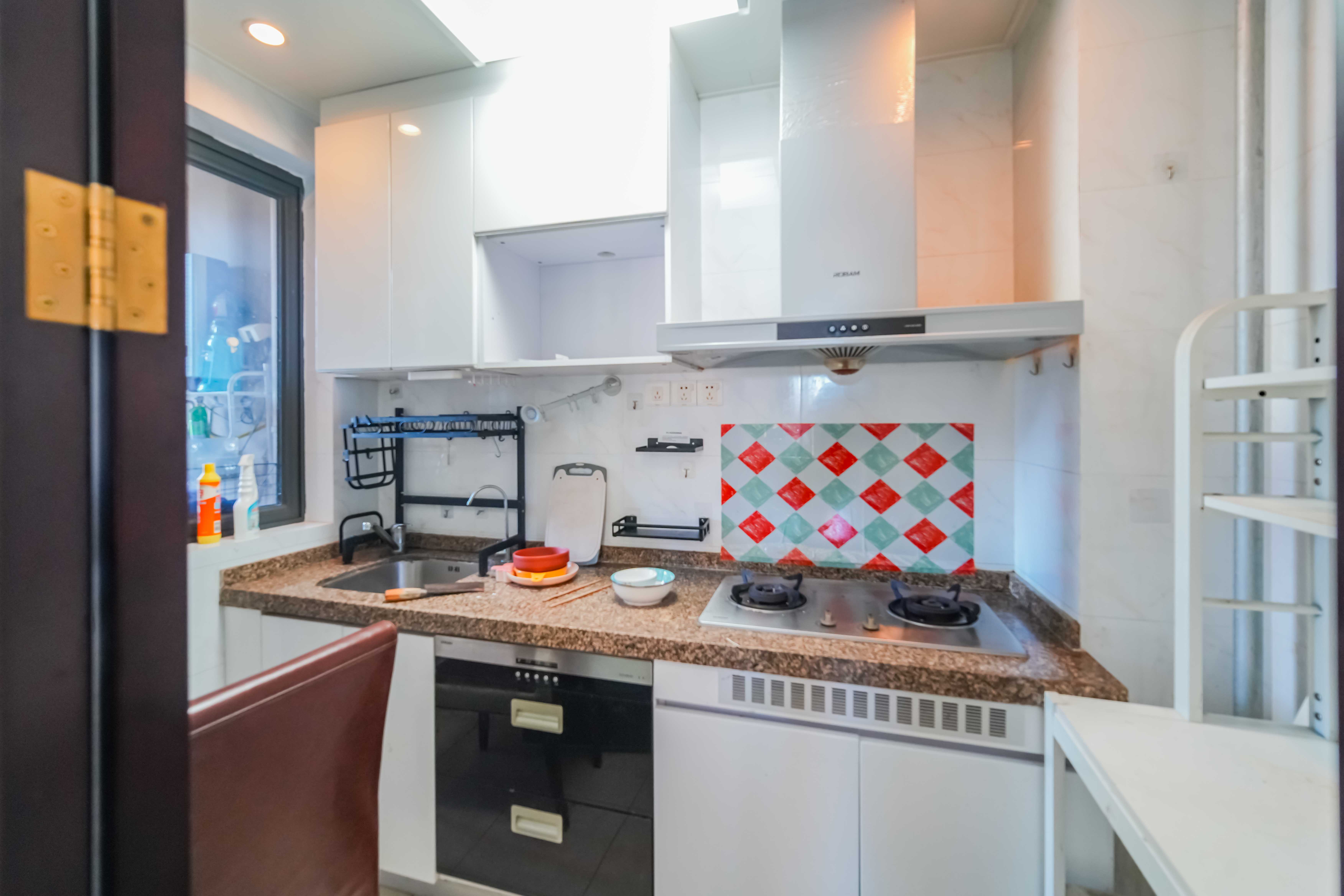 恒大国际广场  1室2厅1卫    85.0万 恒大国际广场  1室2厅1卫    85.0万厨房