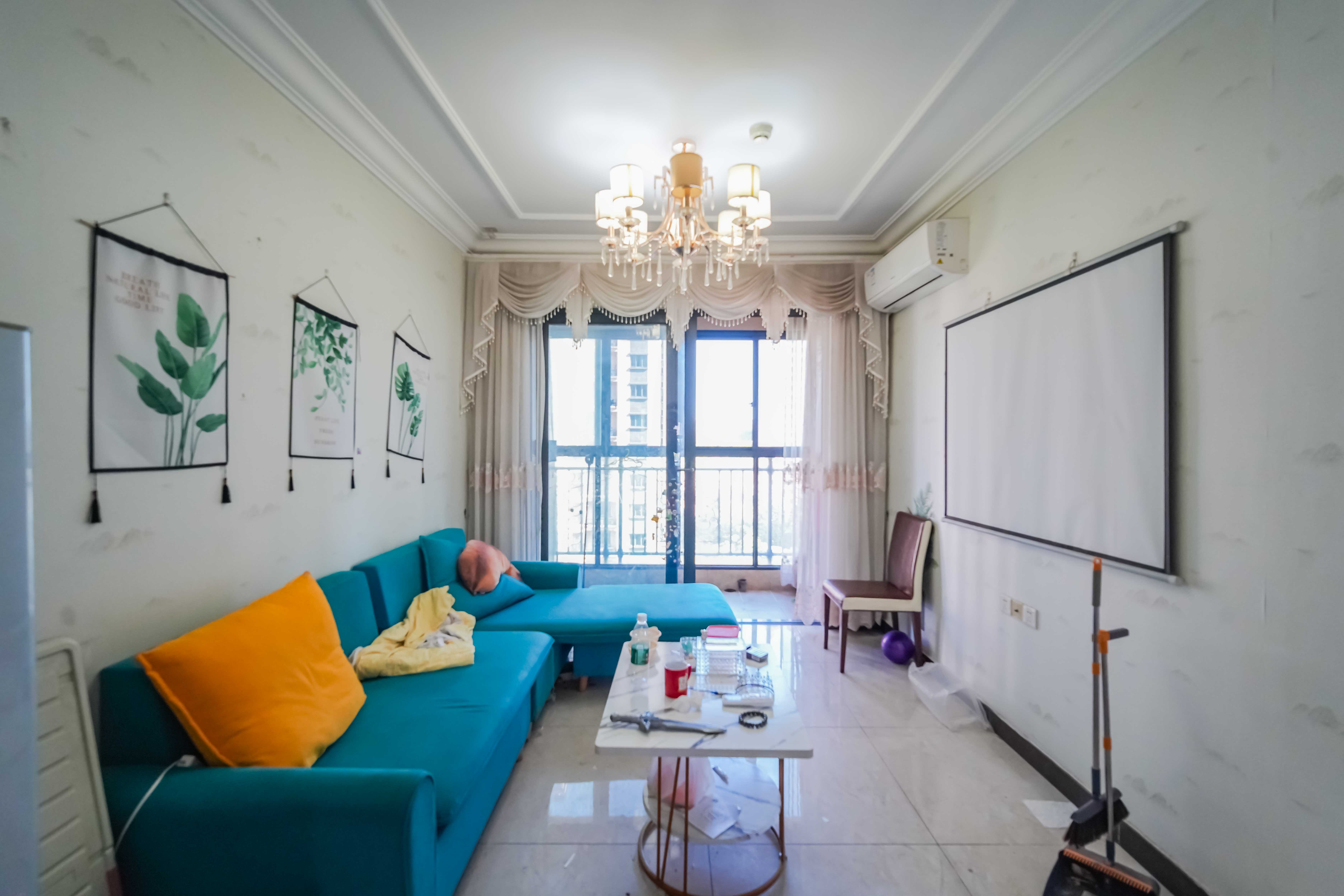 恒大国际广场  1室2厅1卫    85.0万 恒大国际广场  1室2厅1卫    85.0万客厅