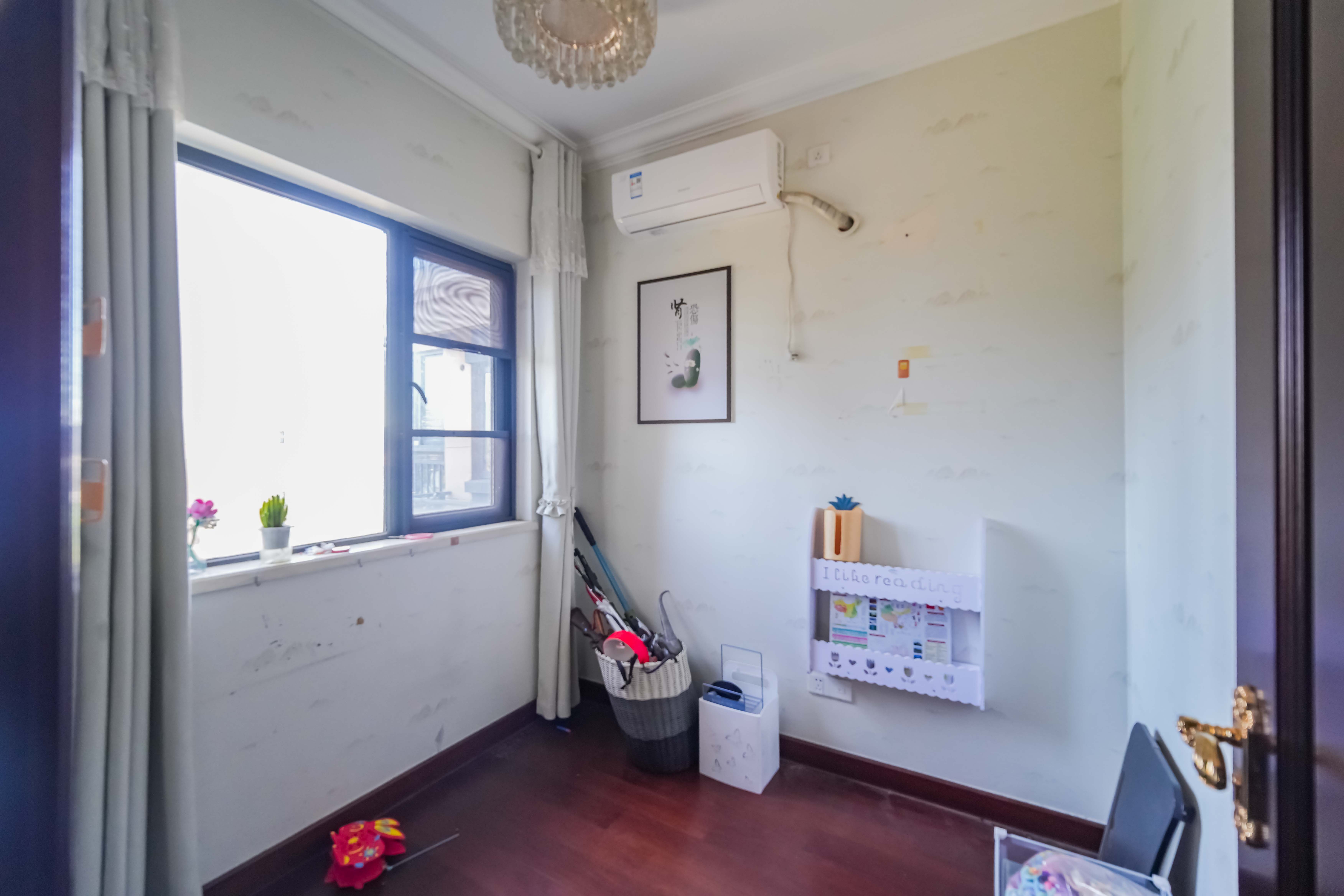 恒大国际广场  1室2厅1卫    85.0万 恒大国际广场  1室2厅1卫    85.0万卧室