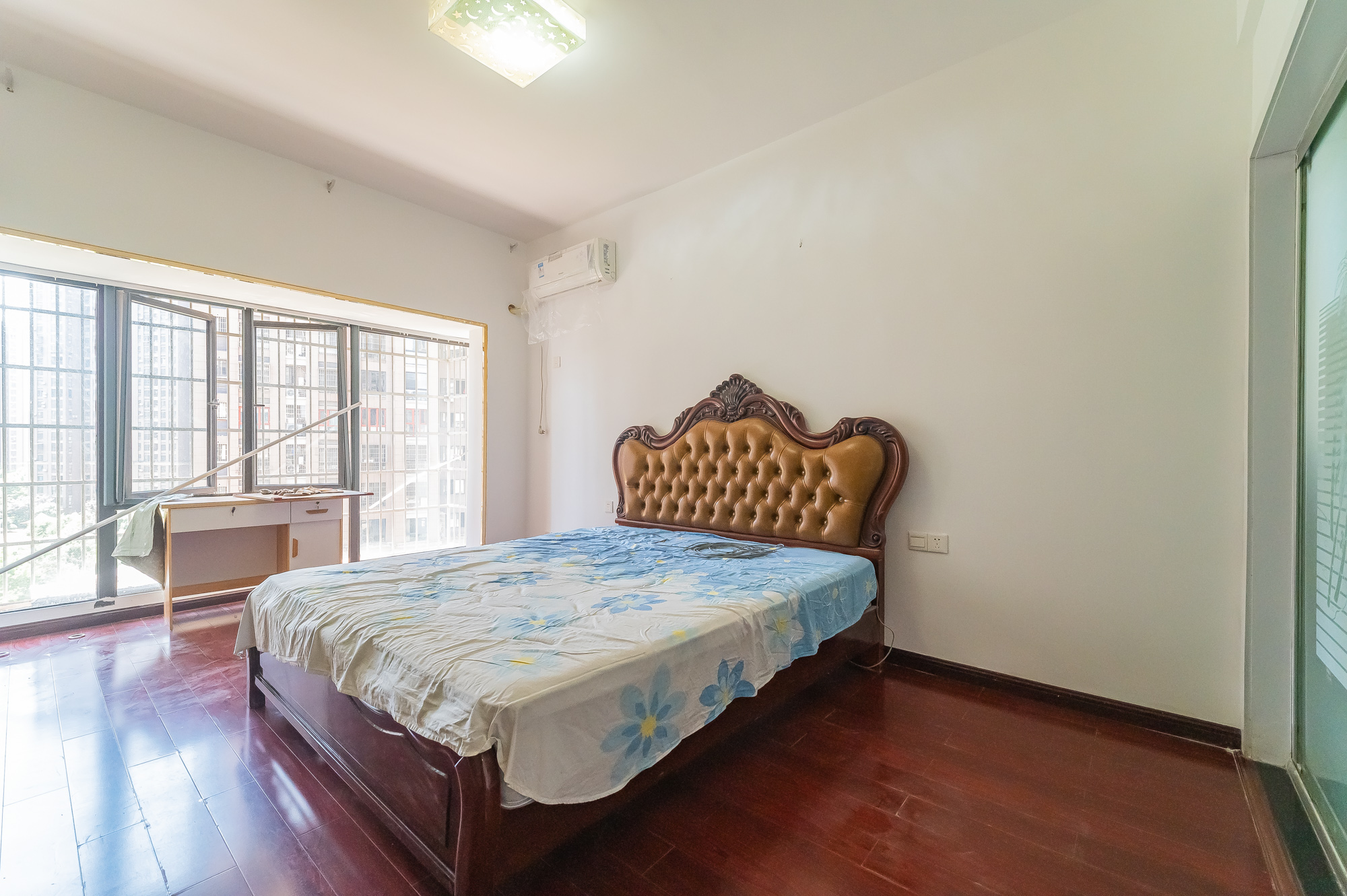 幸福里润城(幸福里二期)  3室2厅2卫    69.8万 幸福里润城(幸福里二期)  3室2厅2卫    69.8万卧室