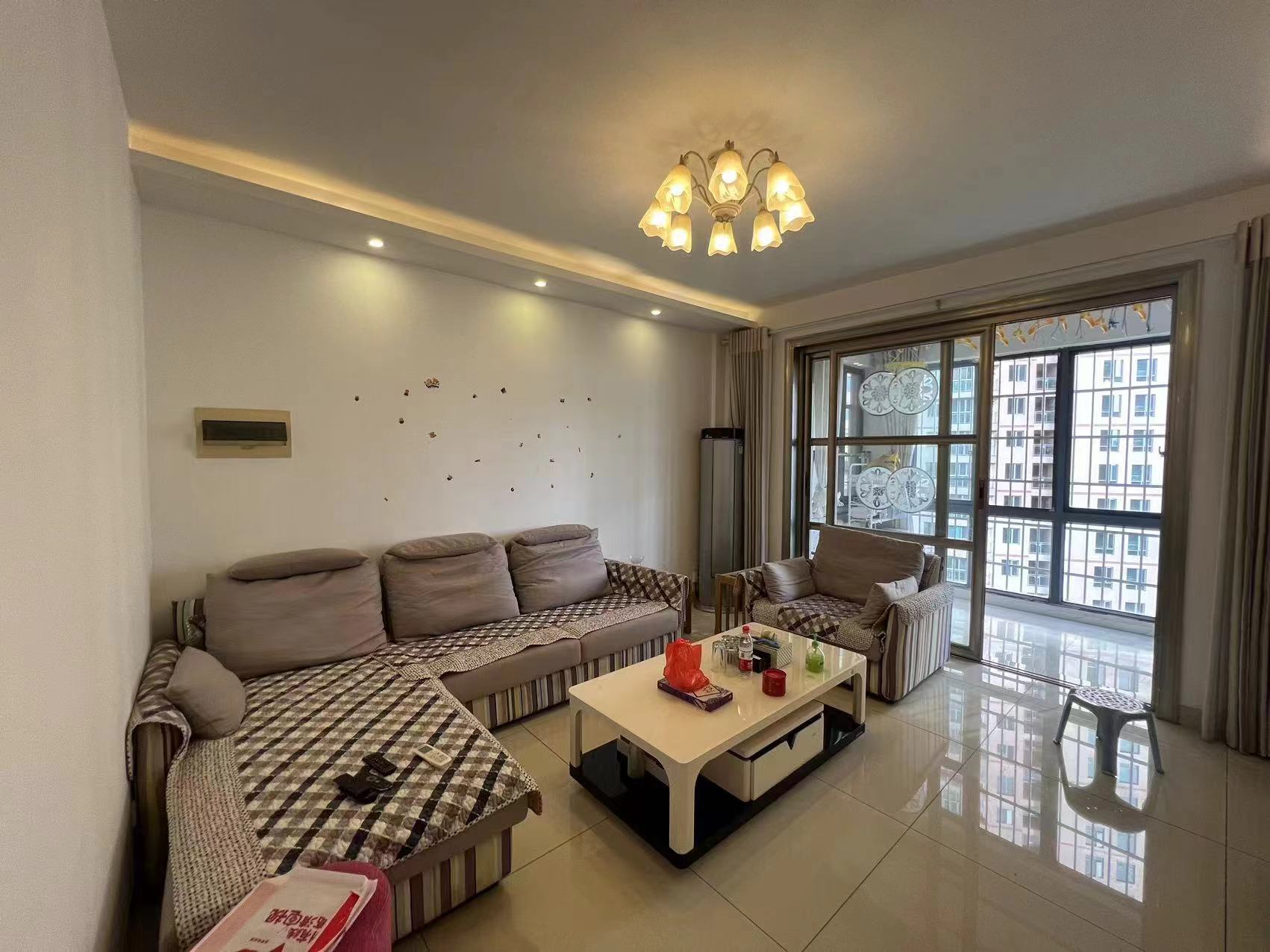 天泉一品 3室2厅2卫 59.0万 天泉一品 3室2厅2卫 59.0万客厅