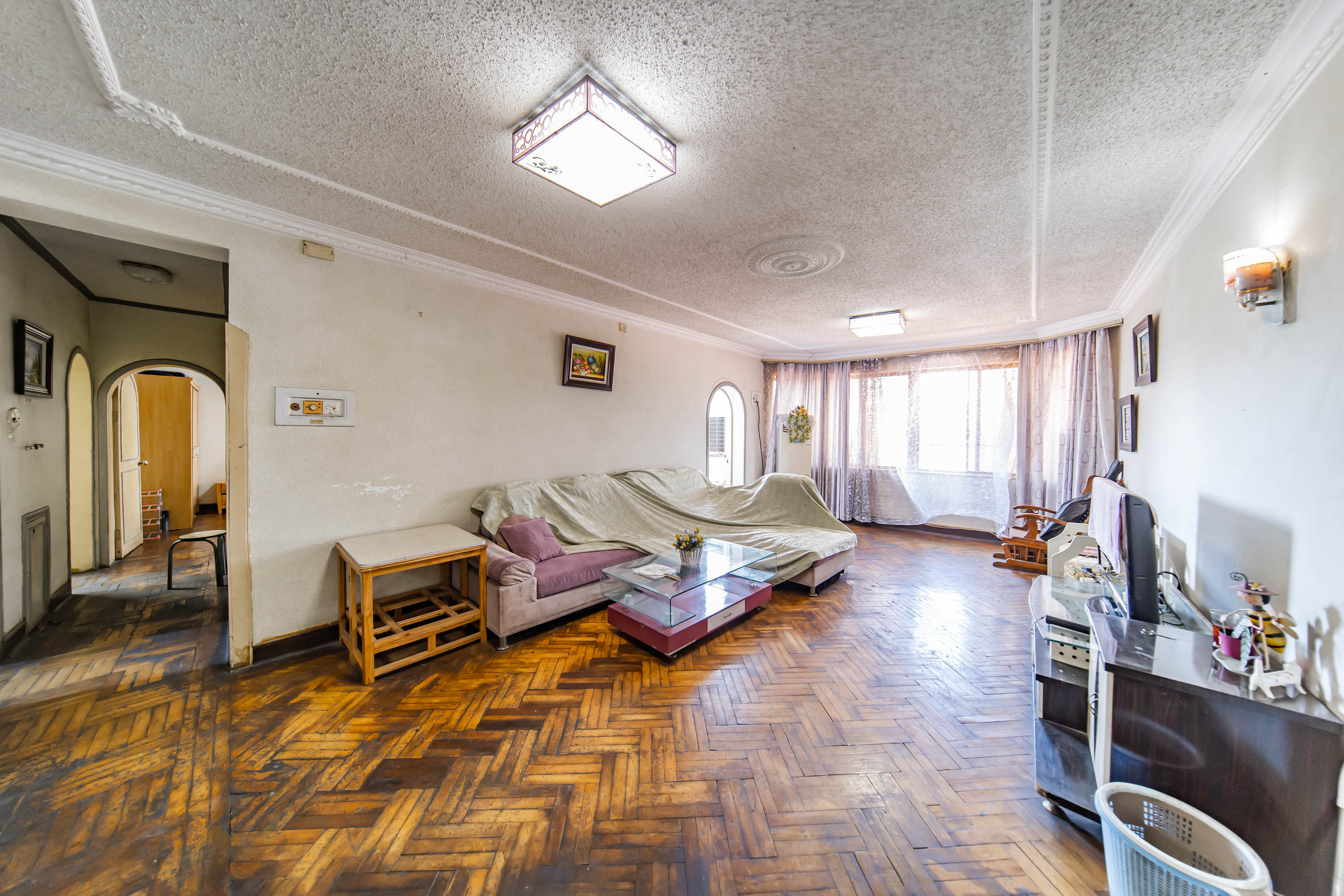 华侨二村  3室2厅2卫   130.00万客厅