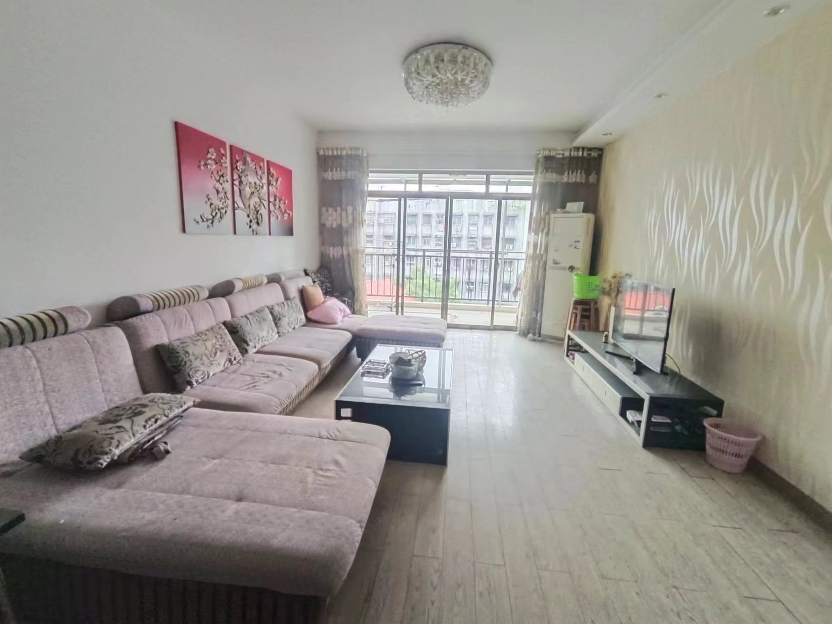 紫金名门  3室2厅1卫    75.0万 紫金名门  3室2厅1卫    75.0万客厅