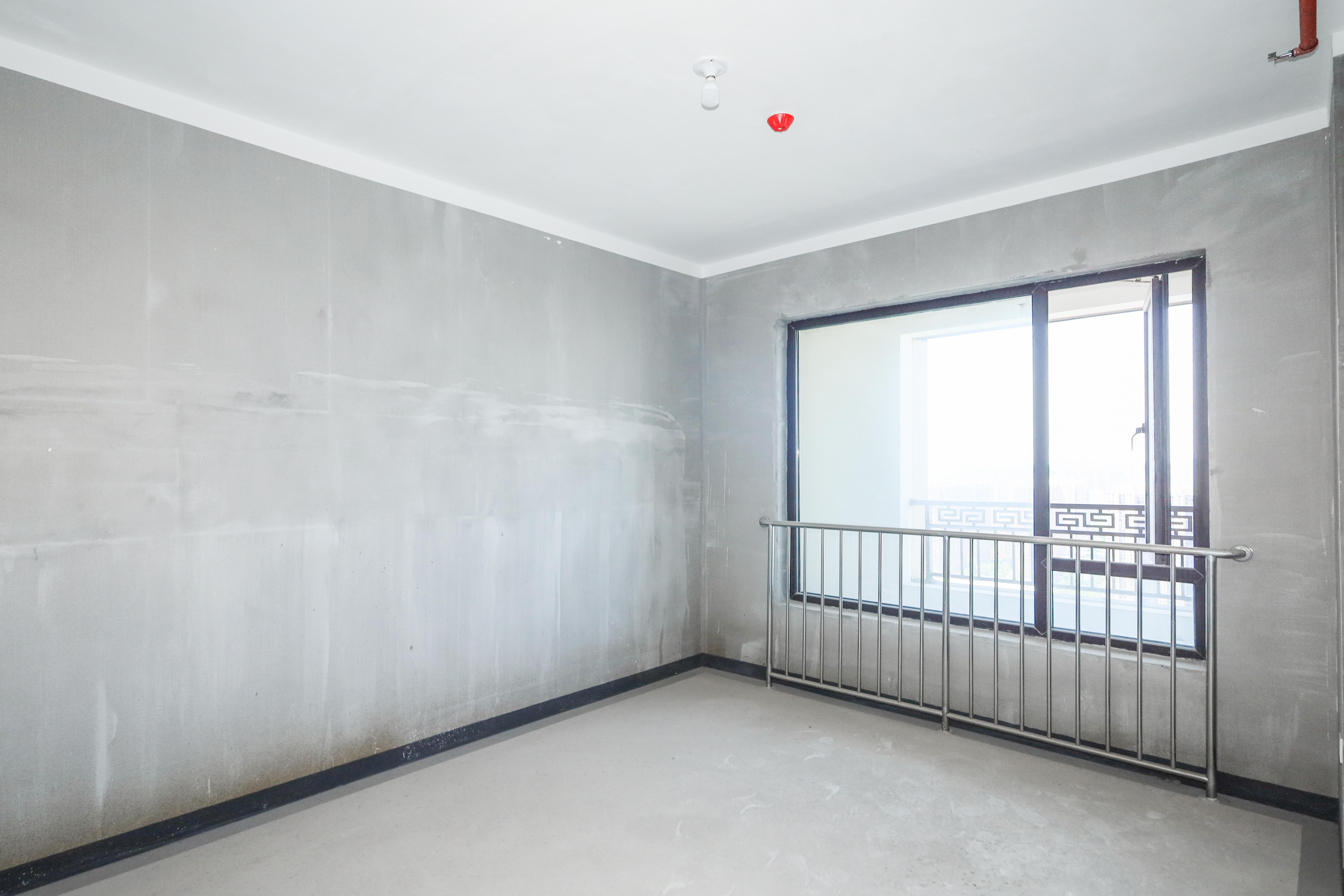建发央著  4室2厅2卫   360.00万卧室