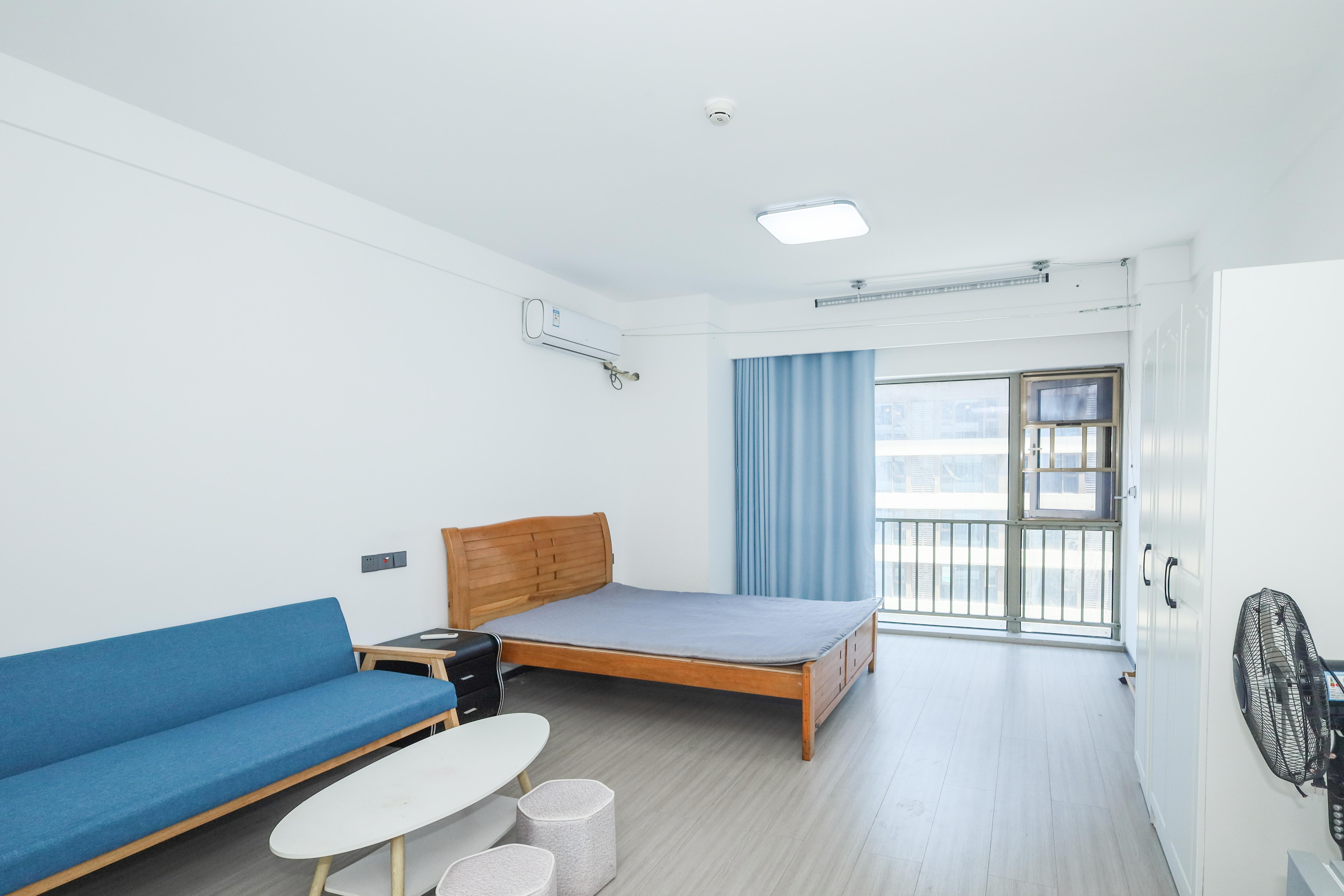 梅溪华府(新城金茂梦想华府) 1室1厅1卫 24.2万 梅溪华府(新城金茂梦想华府) 1室1厅1卫 24.2万客厅