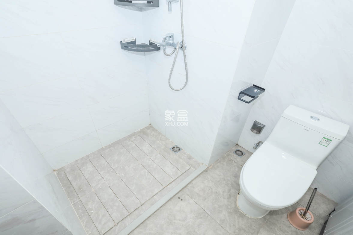 梅溪华府(新城金茂梦想华府) 1室1厅1卫 24.2万 梅溪华府(新城金茂梦想华府) 1室1厅1卫 24.2万卫生间