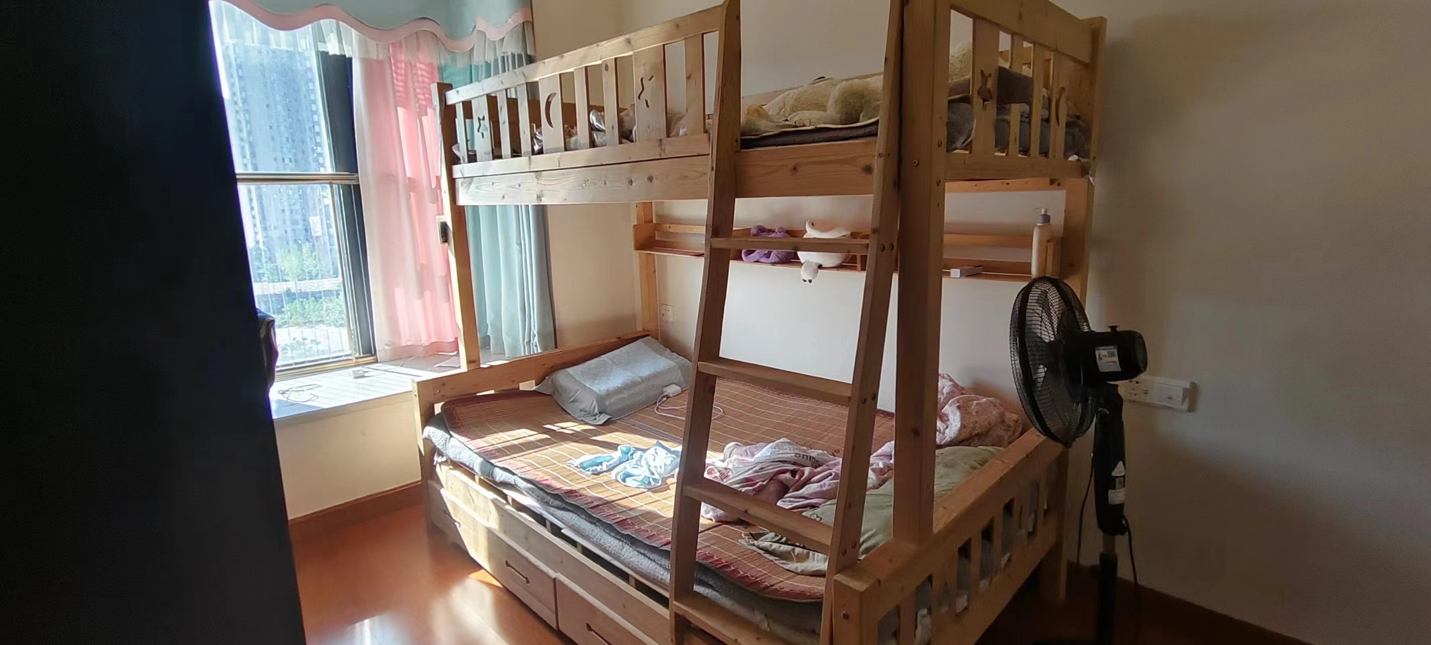 恒大林溪郡 3室2厅1卫 80.0万 恒大林溪郡 3室2厅1卫 80.0万客厅