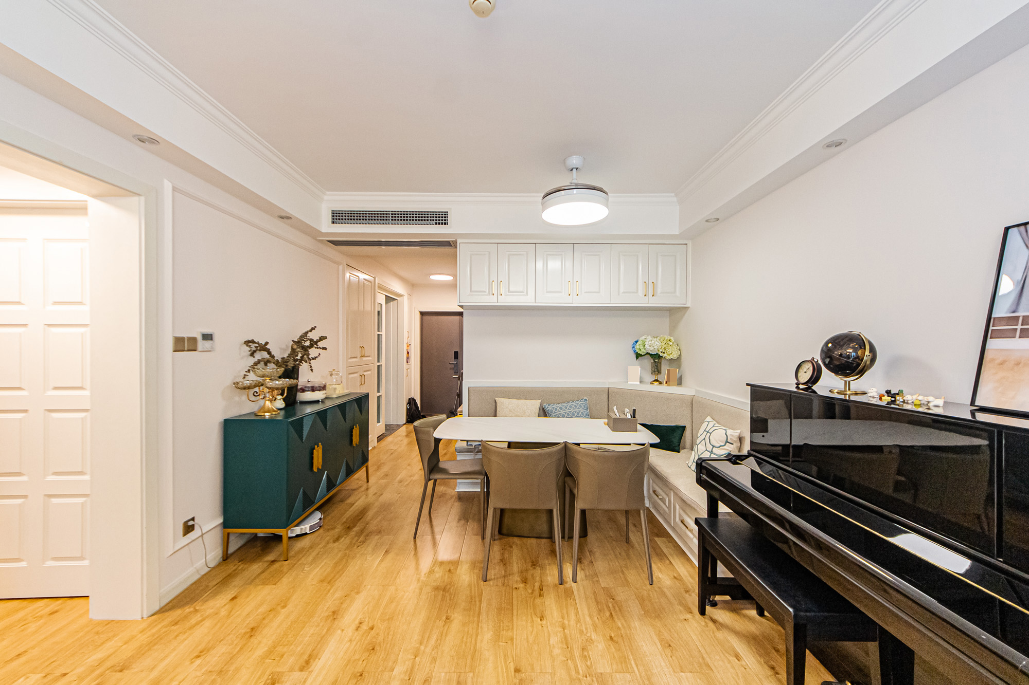 北辰三角洲E4区 3室2厅1卫 138.0万 北辰三角洲E4区 3室2厅1卫 138.0万客厅