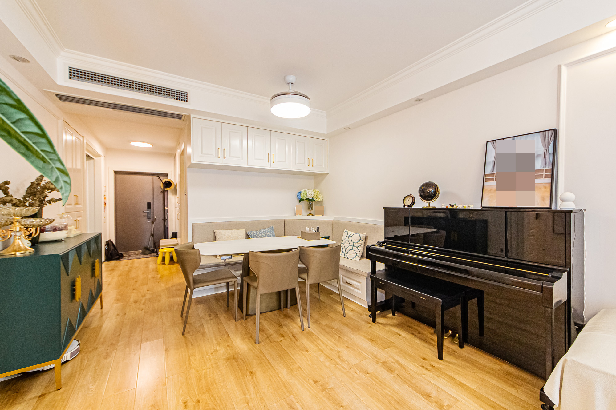 北辰三角洲E4区 3室2厅1卫 138.0万 北辰三角洲E4区 3室2厅1卫 138.0万客厅