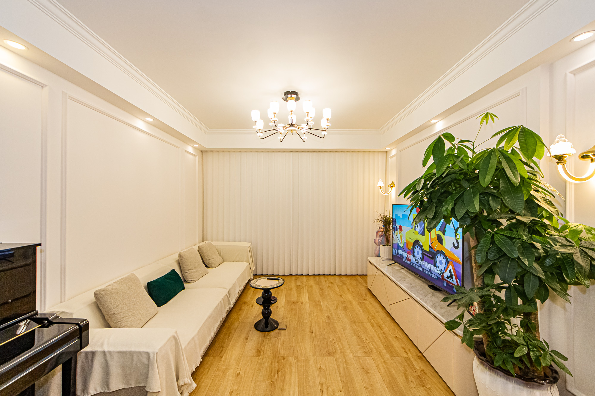 北辰三角洲E4区 3室2厅1卫 138.0万 北辰三角洲E4区 3室2厅1卫 138.0万客厅