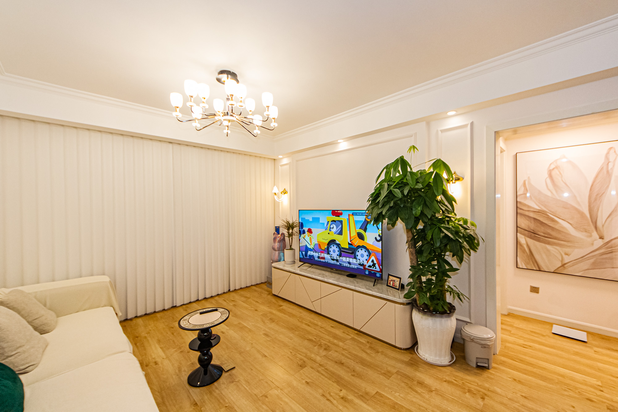 北辰三角洲E4区 3室2厅1卫 138.0万 北辰三角洲E4区 3室2厅1卫 138.0万客厅