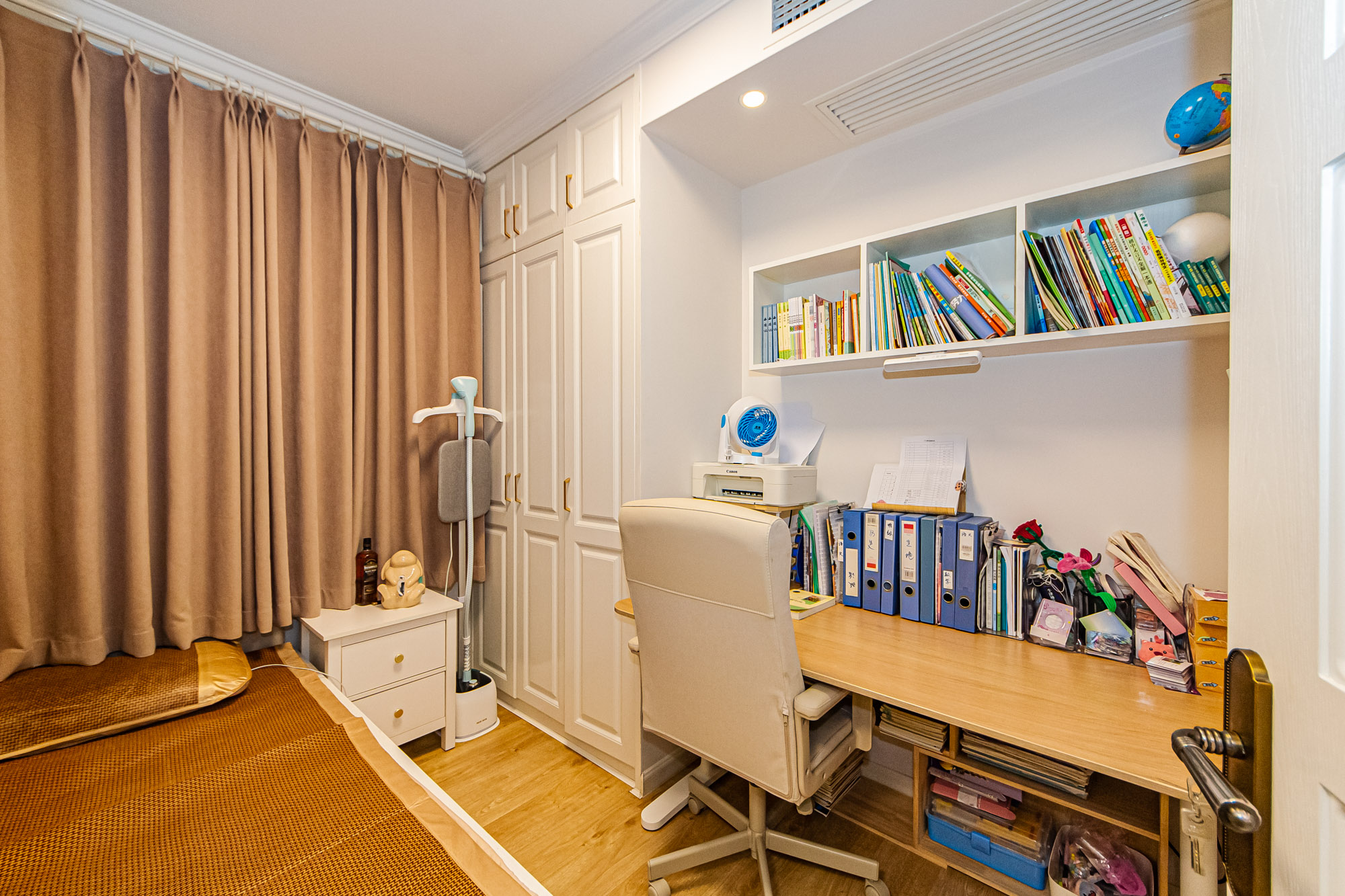 北辰三角洲E4区 3室2厅1卫 138.0万 北辰三角洲E4区 3室2厅1卫 138.0万卧室