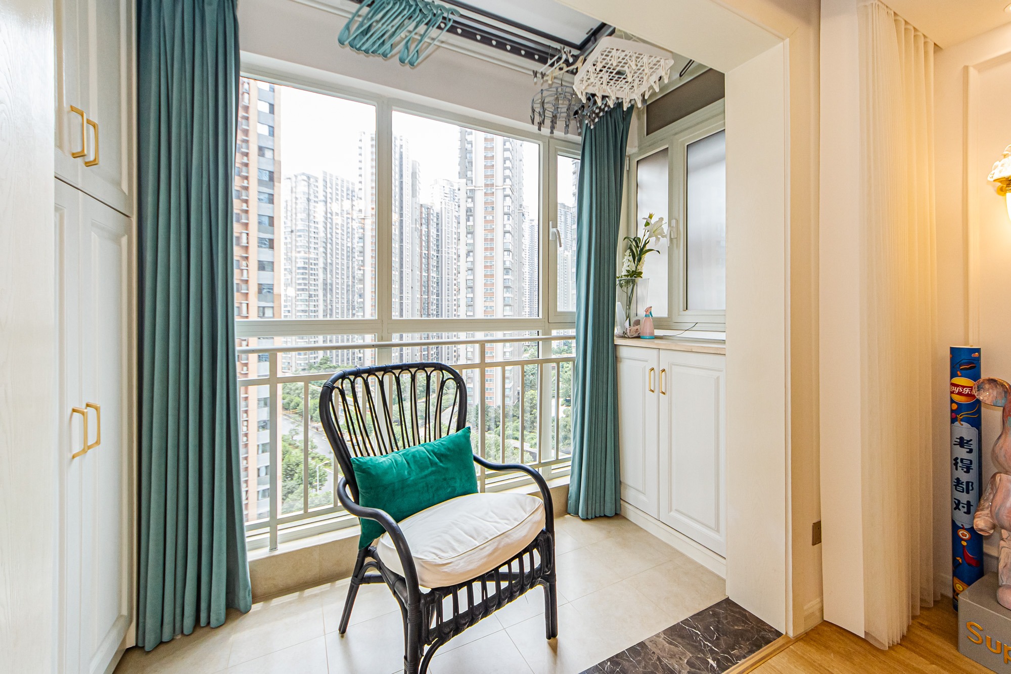 北辰三角洲E4区 3室2厅1卫 138.0万 北辰三角洲E4区 3室2厅1卫 138.0万阳台