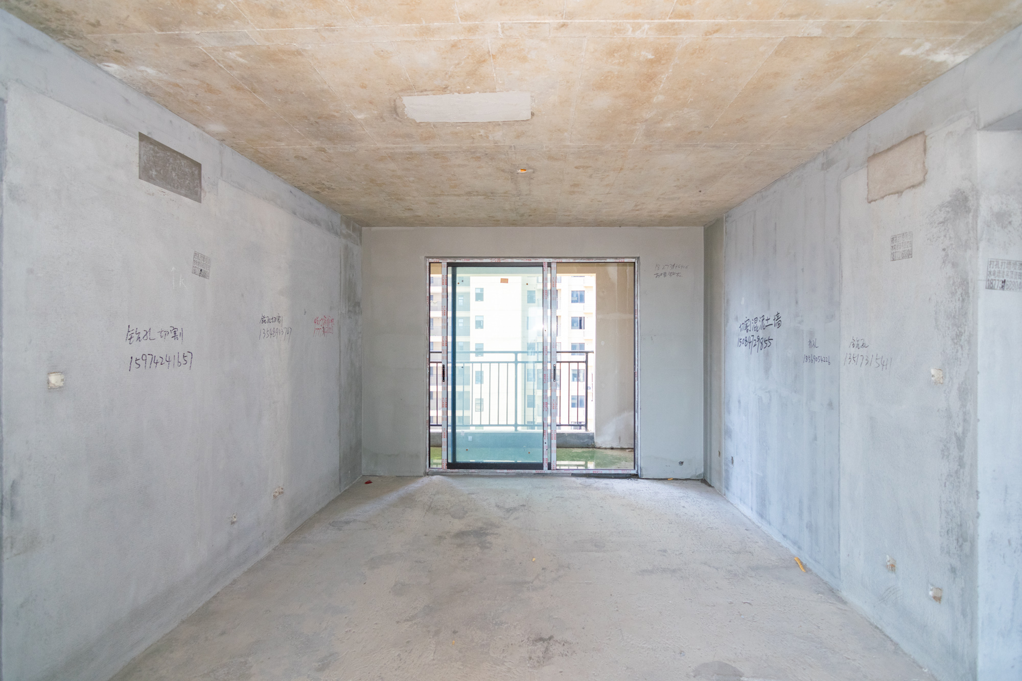 大汉汉府一期  4室2厅2卫    86.0万 大汉汉府一期  4室2厅2卫    86.0万客厅