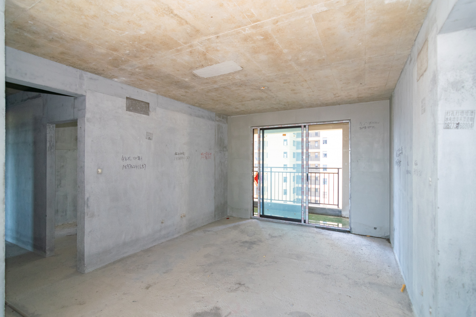 大汉汉府一期  4室2厅2卫    86.0万 大汉汉府一期  4室2厅2卫    86.0万客厅