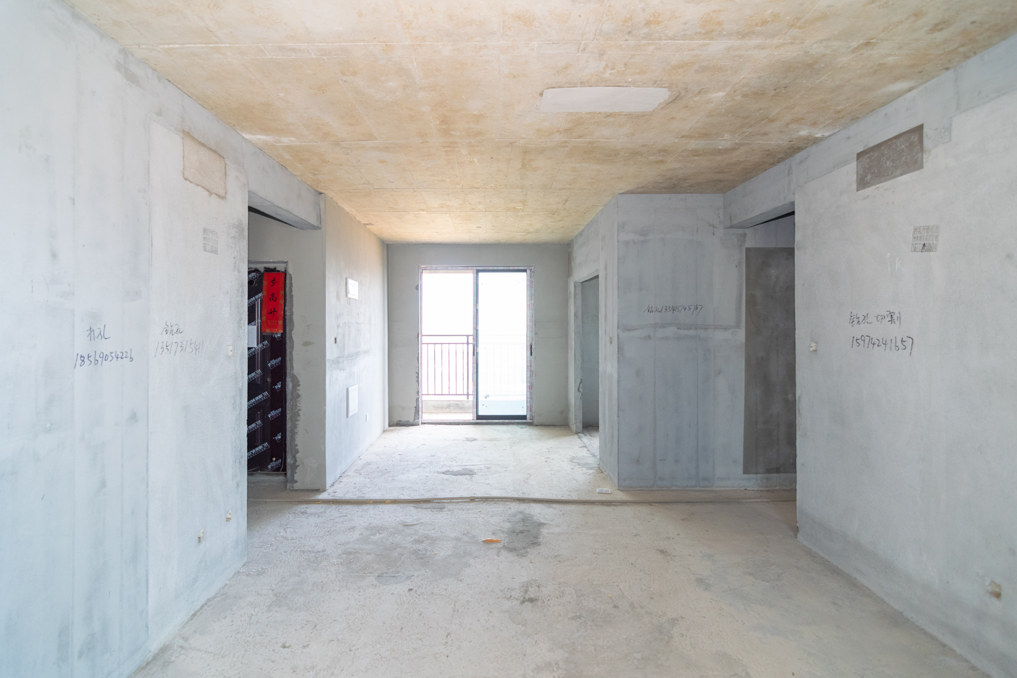 大汉汉府一期  4室2厅2卫    86.0万 大汉汉府一期  4室2厅2卫    86.0万客厅