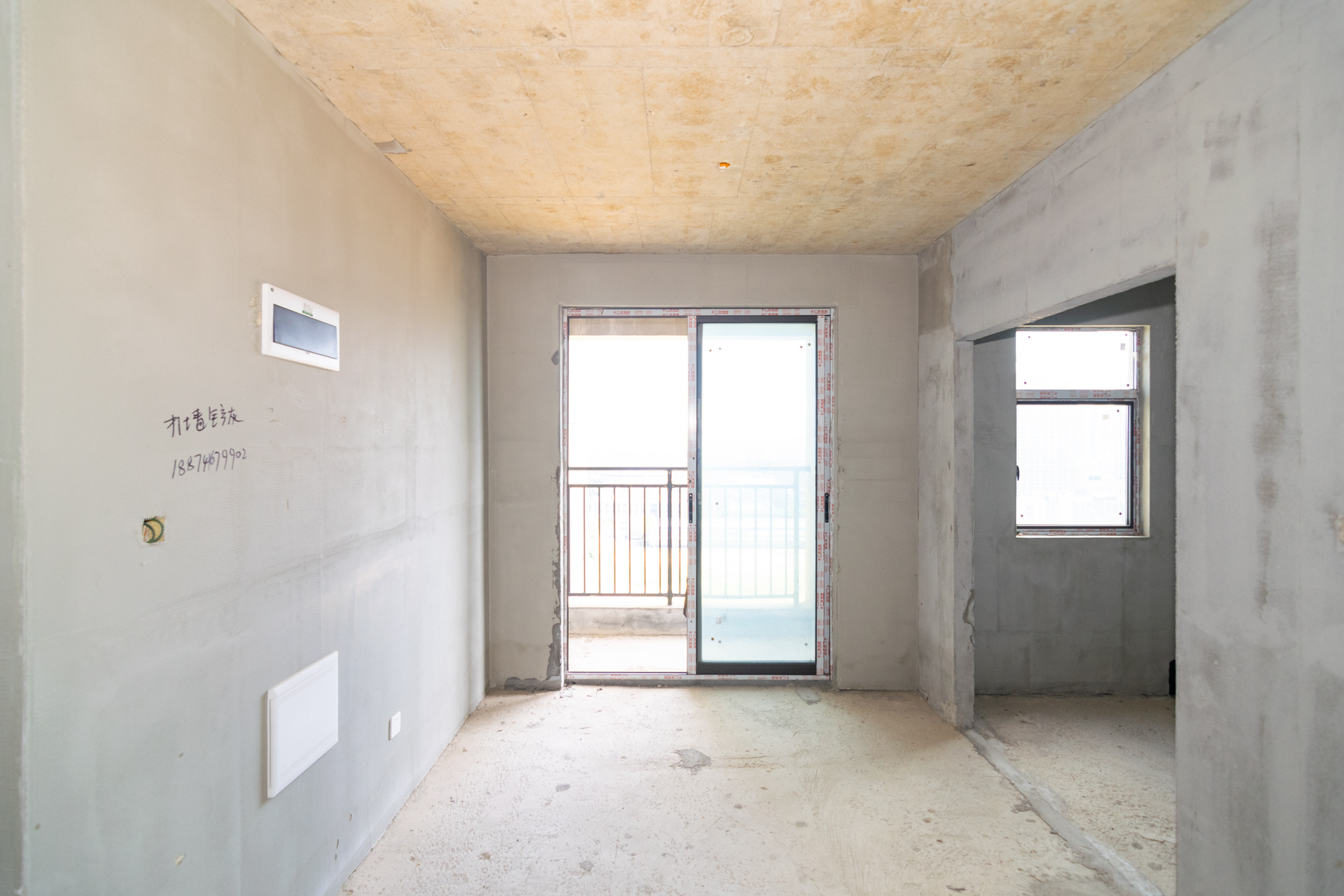 大汉汉府一期  4室2厅2卫    86.0万 大汉汉府一期  4室2厅2卫    86.0万客厅