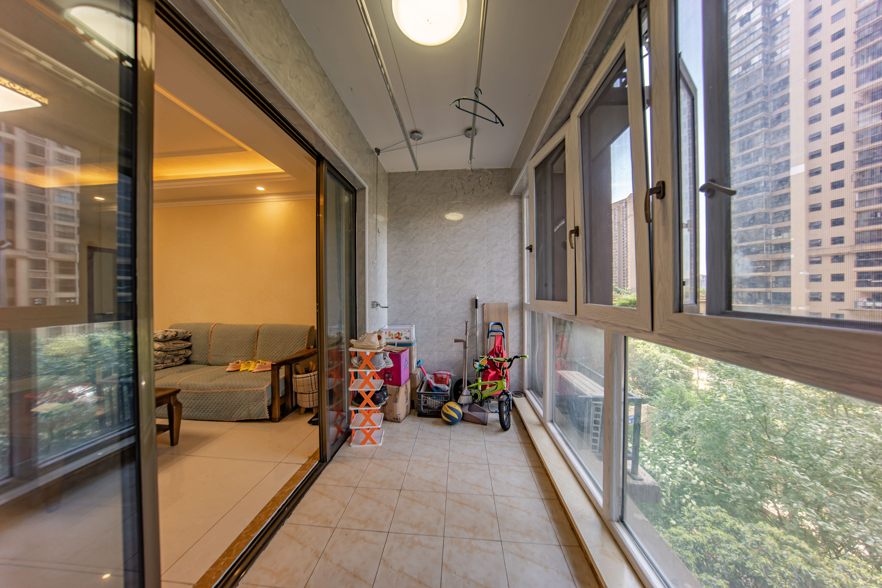 江山帝景哈佛  4室2厅2卫   140.00万阳台